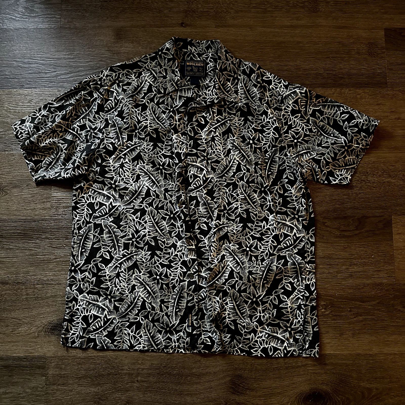Woolrich Woolen Mills Woolrich short sleeve button-up Size US L / EU 52-54 / 3 - 1 Thumbnail