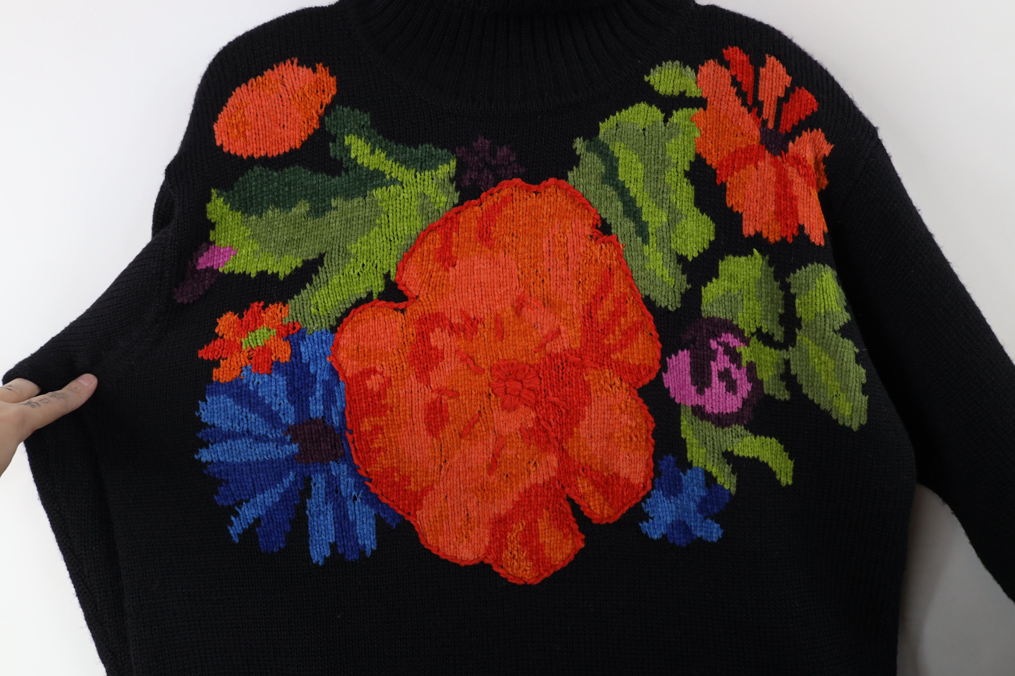 Vintage Vintage 90s Streetwear Embroidered Flower Turtleneck Sweater Size M / US 6-8 / IT 42-44 - 4 Thumbnail