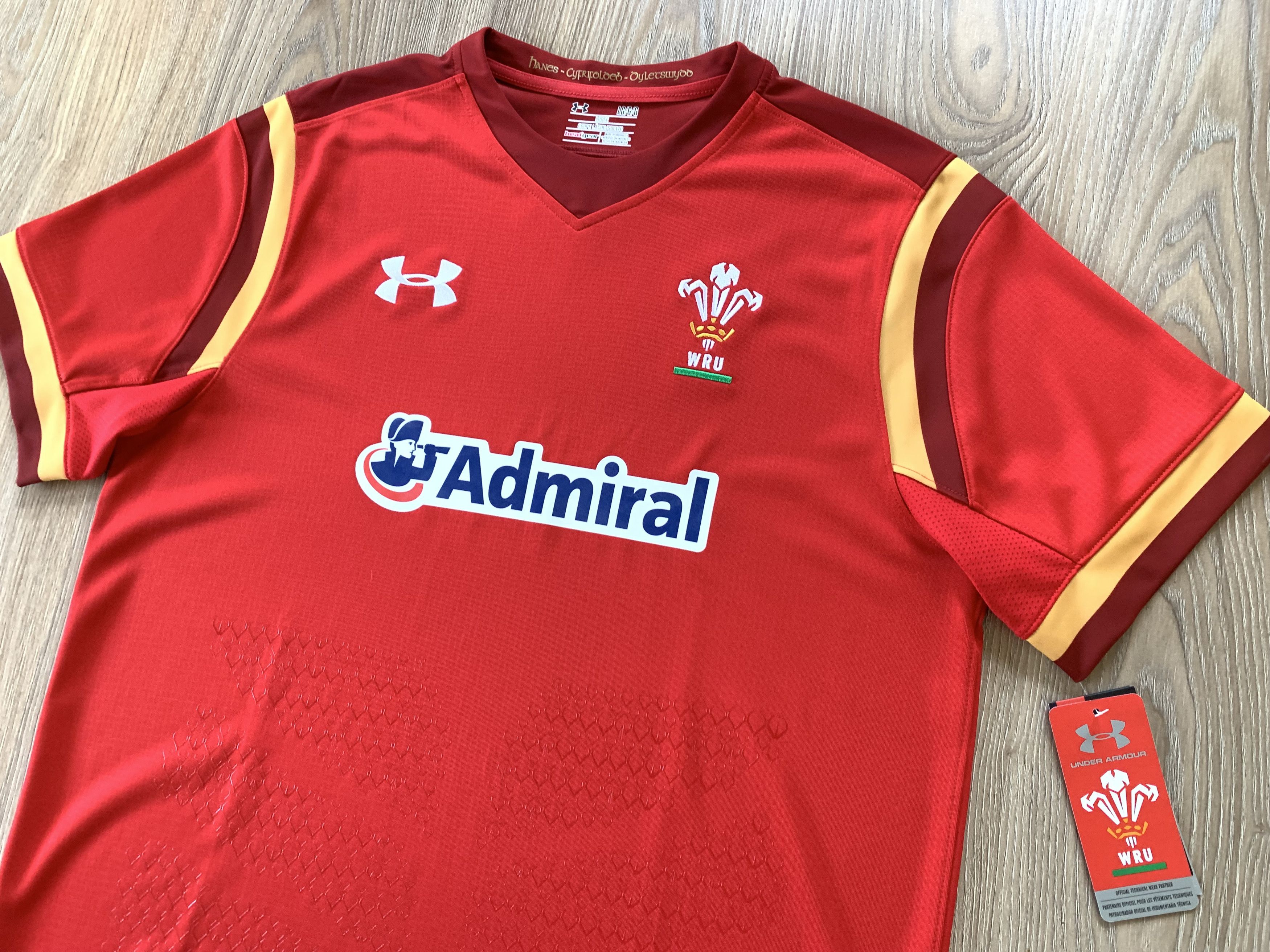 Under Armour × Vintage Under Armour Wales Rugby Union Home Jersey Size US M / EU 48-50 / 2 - 2 Thumbnail