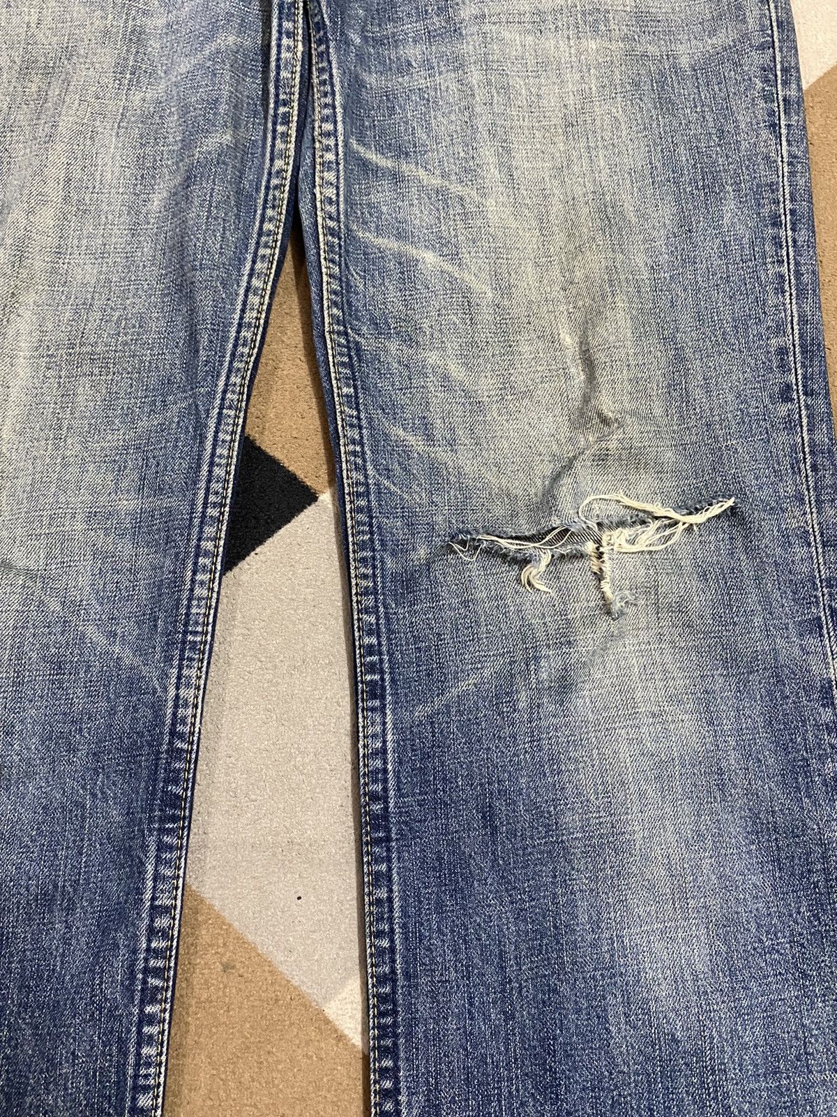 Levi's Distressed vintage Levi's 501 jeans with a relaxed fit jeans Size US 32 / EU 48 - 8 Thumbnail