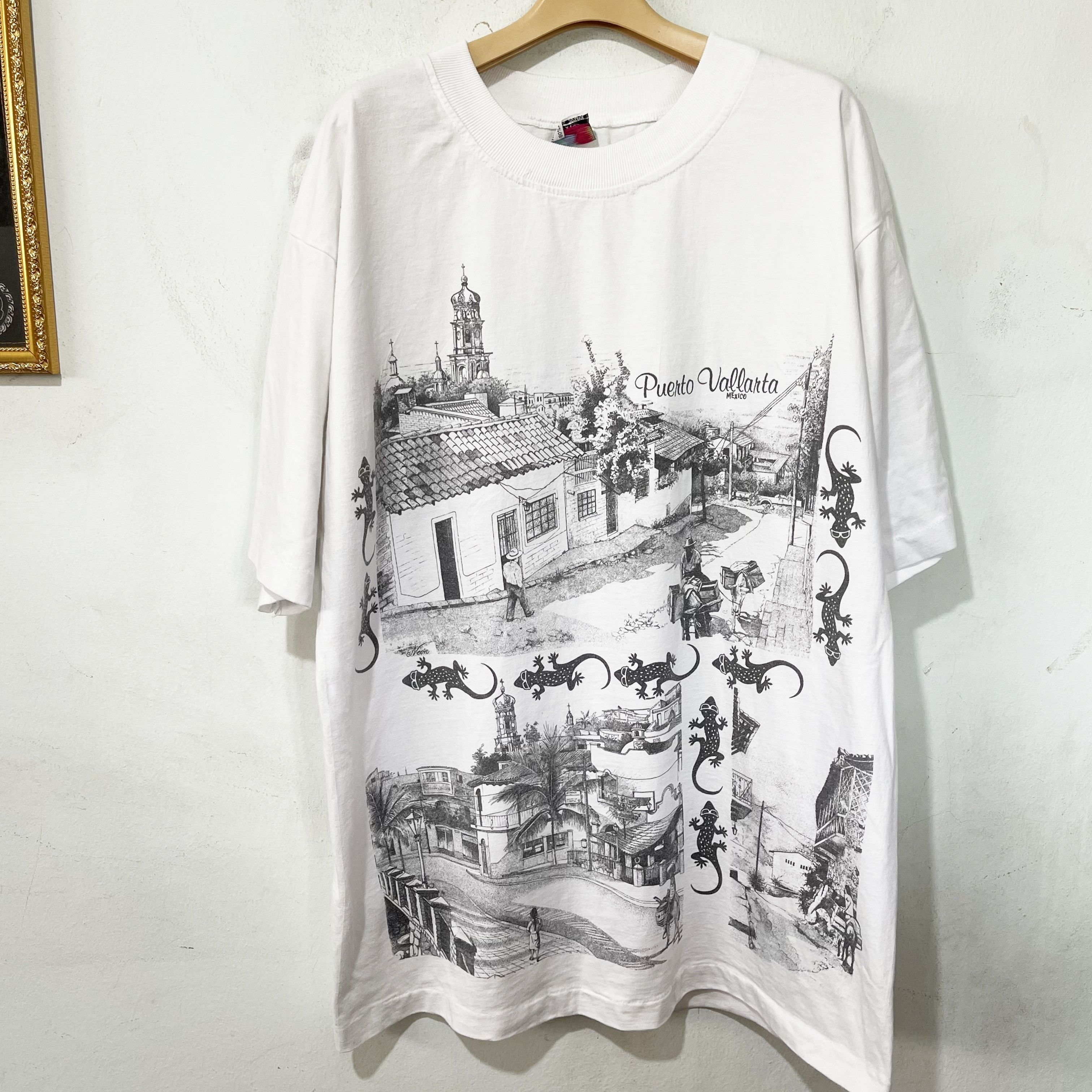 Vintage Vintage 90s Puerto Vallarta Mexico T-Shirt Size US XL / EU 56 / 4 - 1 Thumbnail