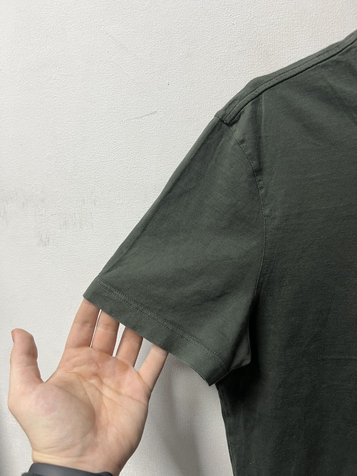 Louis Vuitton Louis Vuitton Luxury T-shirt Green Size M Size US M / EU 48-50 / 2 - 7 Thumbnail