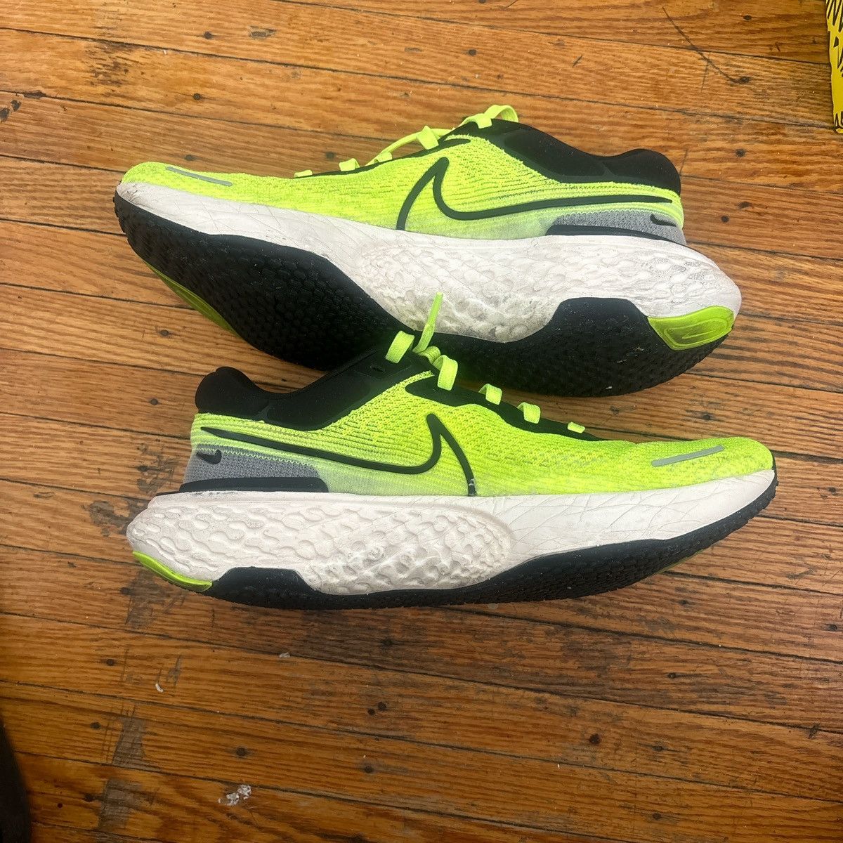Nike Nike ZoomX Invincible Run Size US 12 / EU 45 - 3 Thumbnail