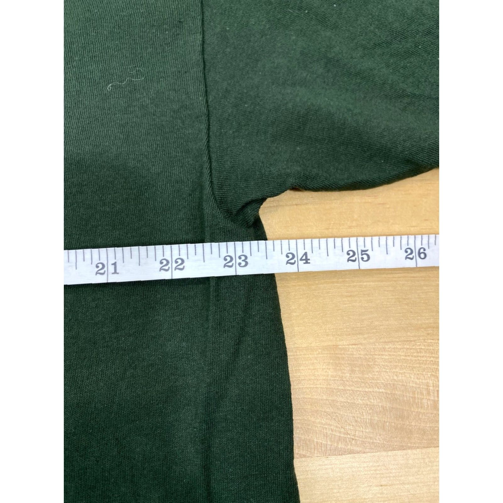 Gildan Gildan Mens Green Milwaukee Bucks T-shirt Size XL NBA Basketball Distress #1520 Size US XL / EU 56 / 4 - 6 Thumbnail