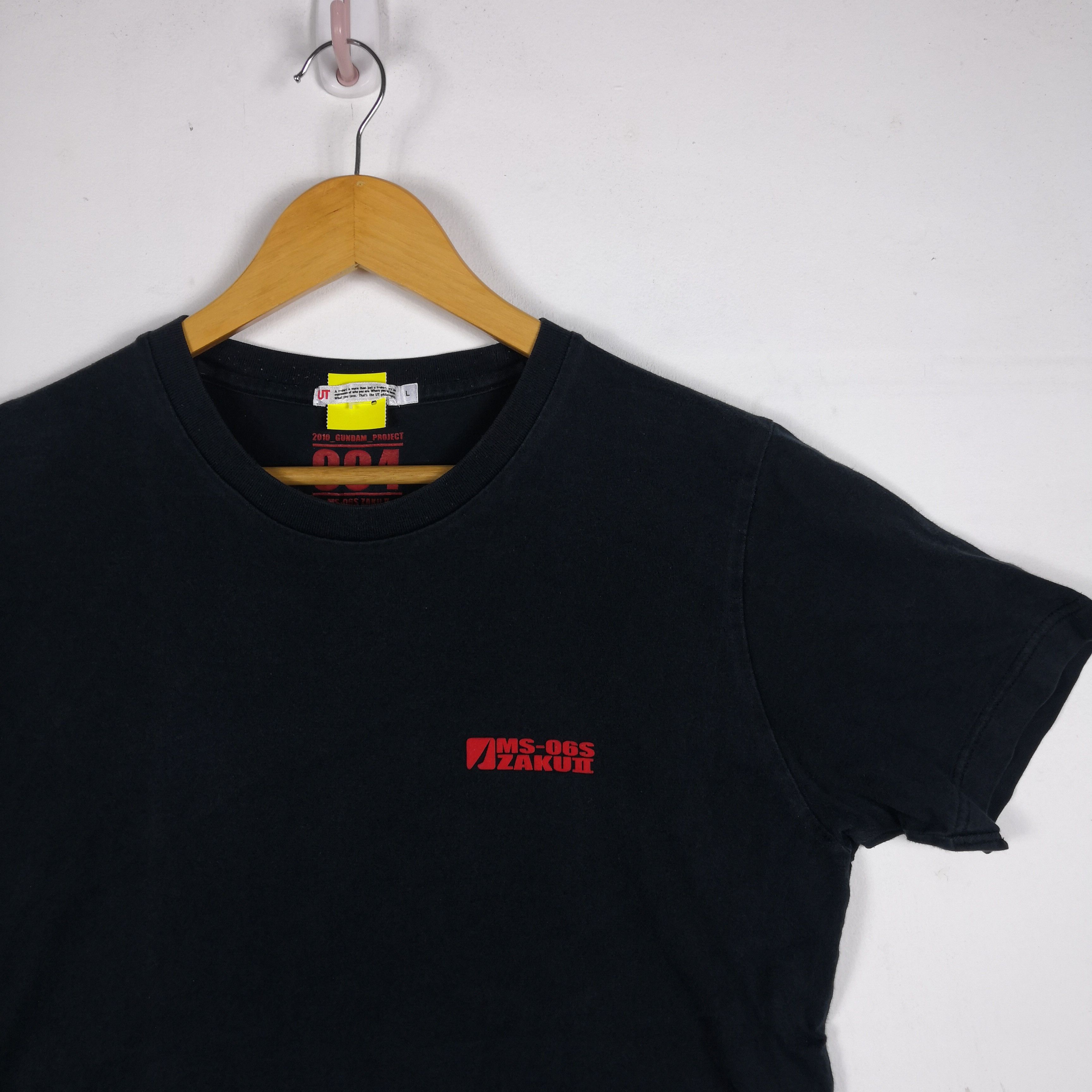 Anime Vintage Y2K Gundam T-Shirt Japanese Anime Hentai Cartoon Tee Size US M / EU 48-50 / 2 - 3 Thumbnail