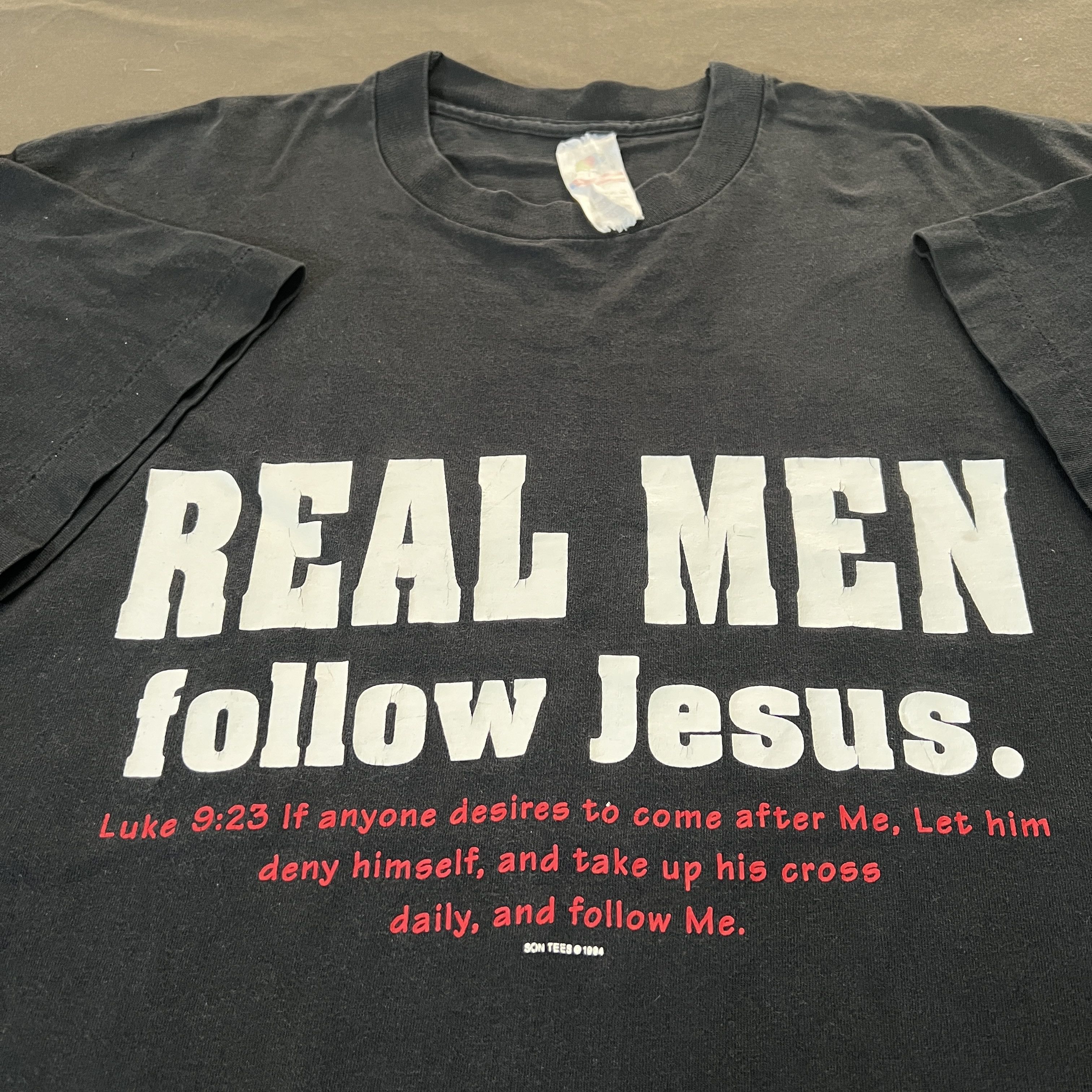 Vintage Vintage 90s real men follow Jesus God Bible Holy Tee Faded Size US XL / EU 56 / 4 - 1 Thumbnail