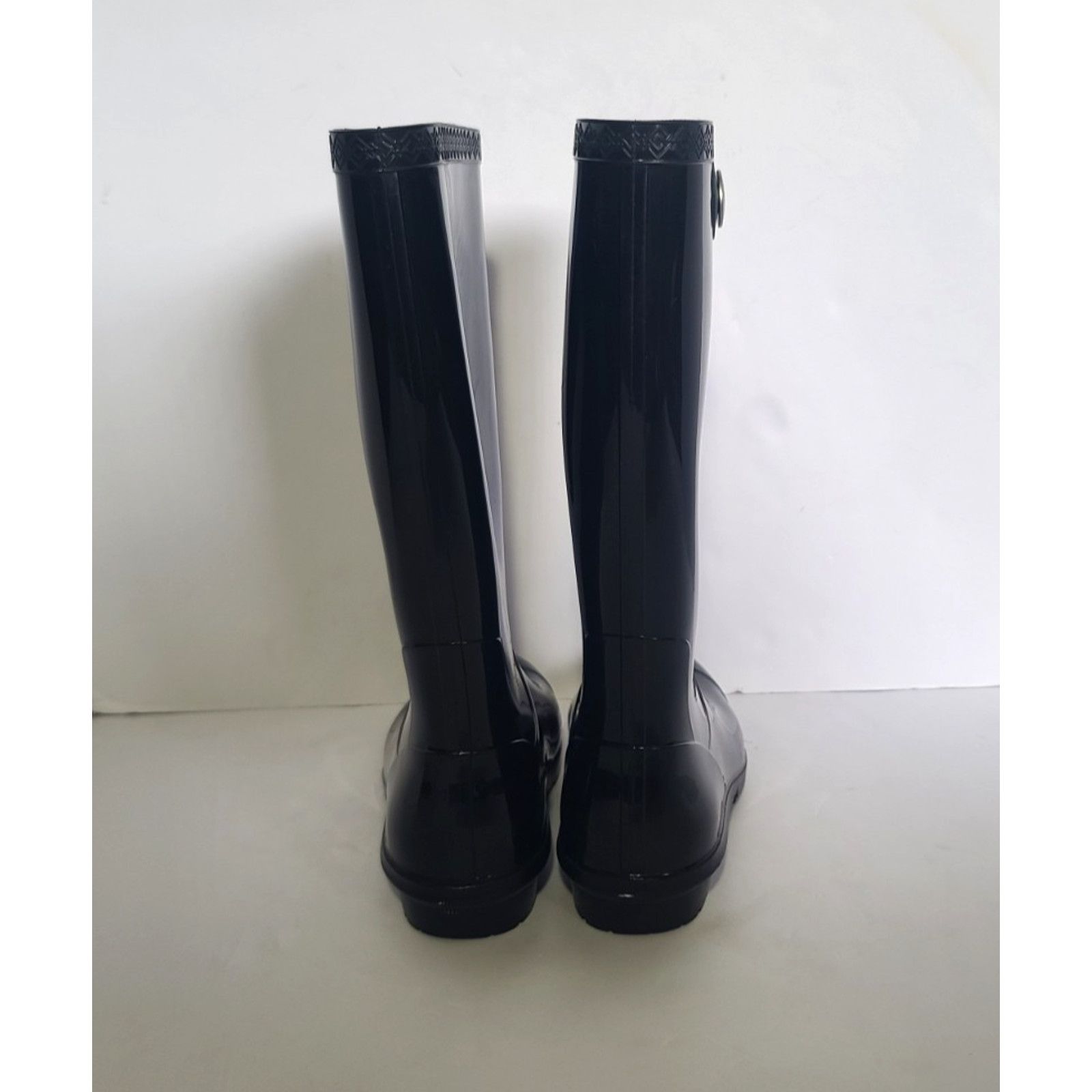 Ugg UGG Womens Sheepskin Waterproof Shaye Rain Boots US 6.5 Size US 6.5 / IT 36.5 - 7 Thumbnail