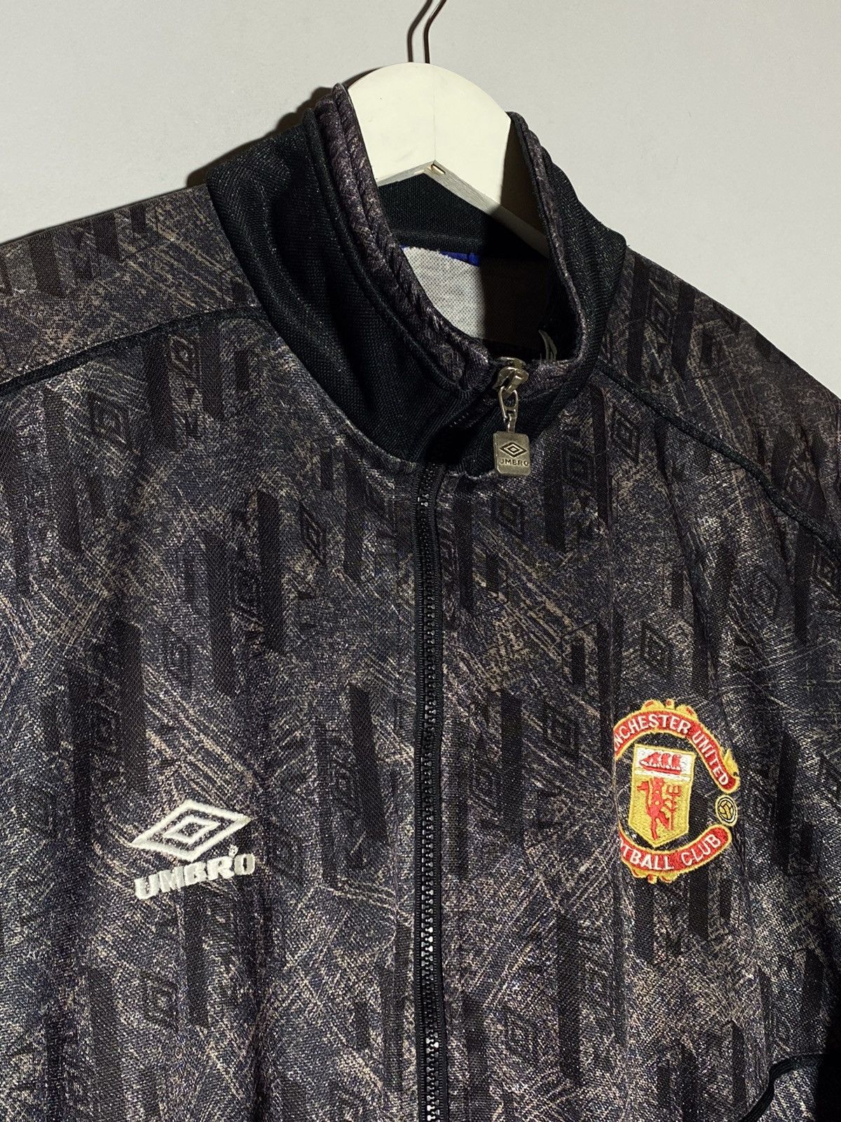Umbro × Vintage Vintage 1992/93 Manchester United Umbro Sharp Rare track top Size US L / EU 52-54 / 3 - 4 Thumbnail