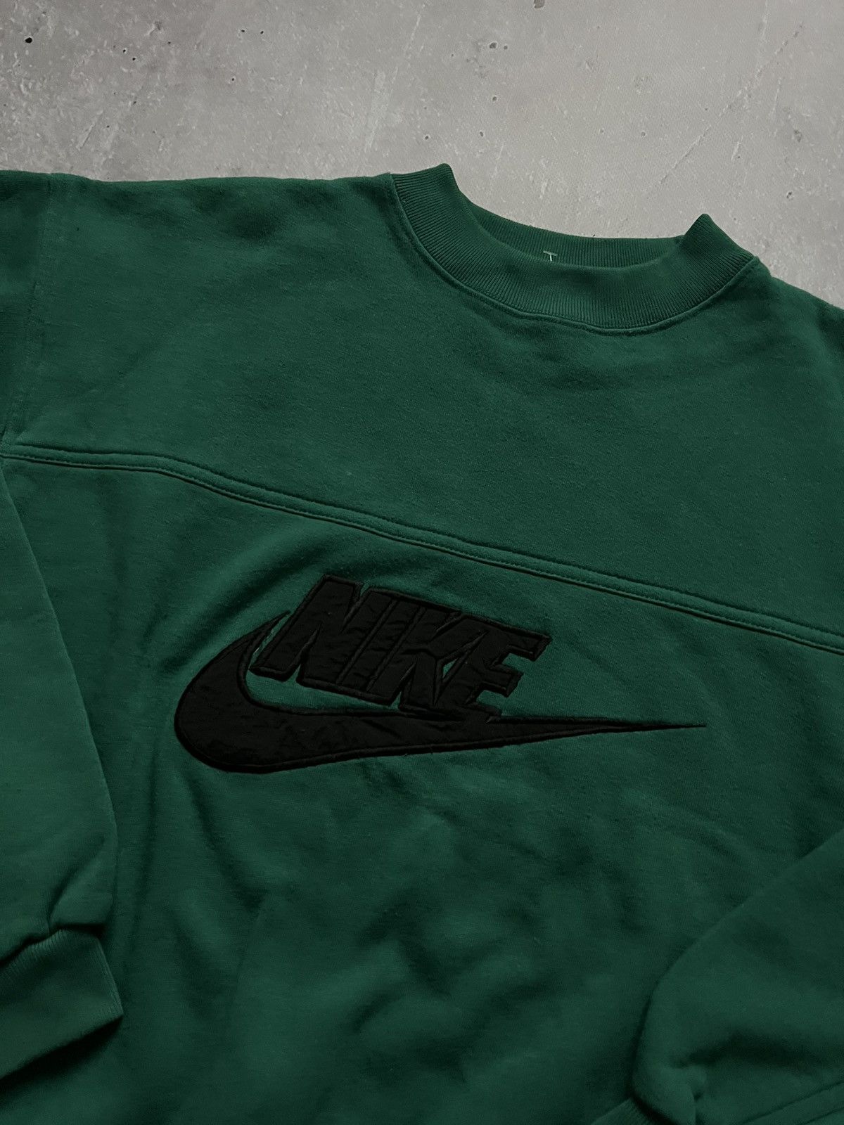 Nike Rare Vintage Sweatshirt Nike 80s Big Logo Center Logo M Size US M / EU 48-50 / 2 - 2 Thumbnail