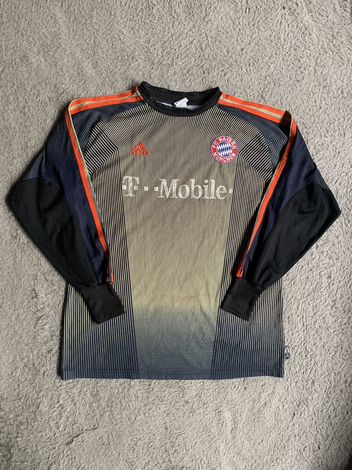 Vintage Vintage 00s 2003-04 Bayern Munich GK Jersey Longsleeve Size US L / EU 52-54 / 3 - 1 Thumbnail
