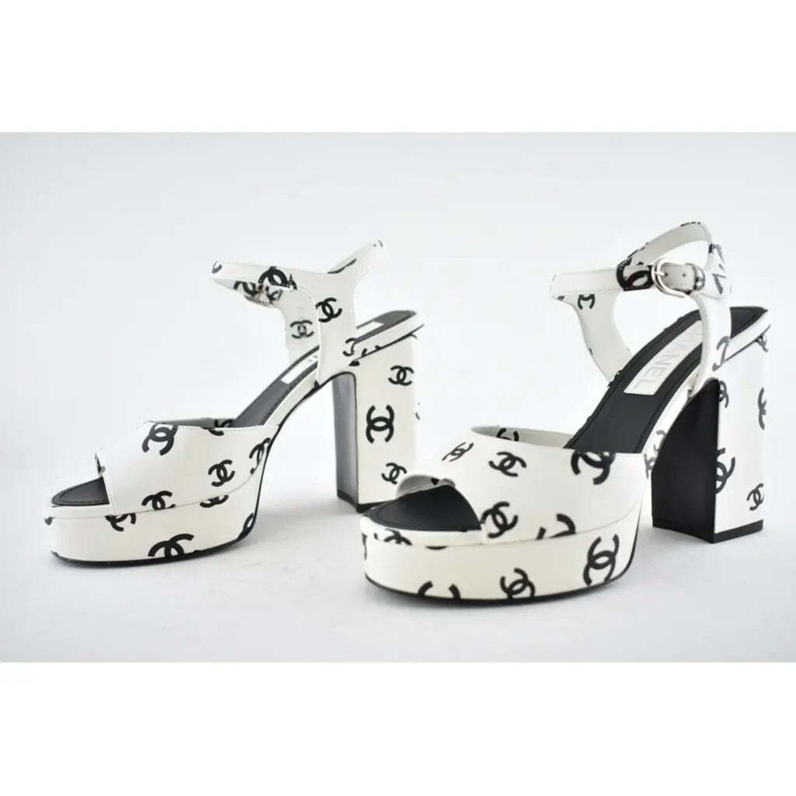 Chanel Chanel 22S White Black Lambskin CC Logo Platform Strap Size US 9.5 / IT 39.5 - 9 Thumbnail