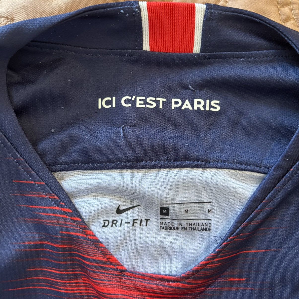 Nike PSG 2018 home kit Size US M / EU 48-50 / 2 - 5 Thumbnail