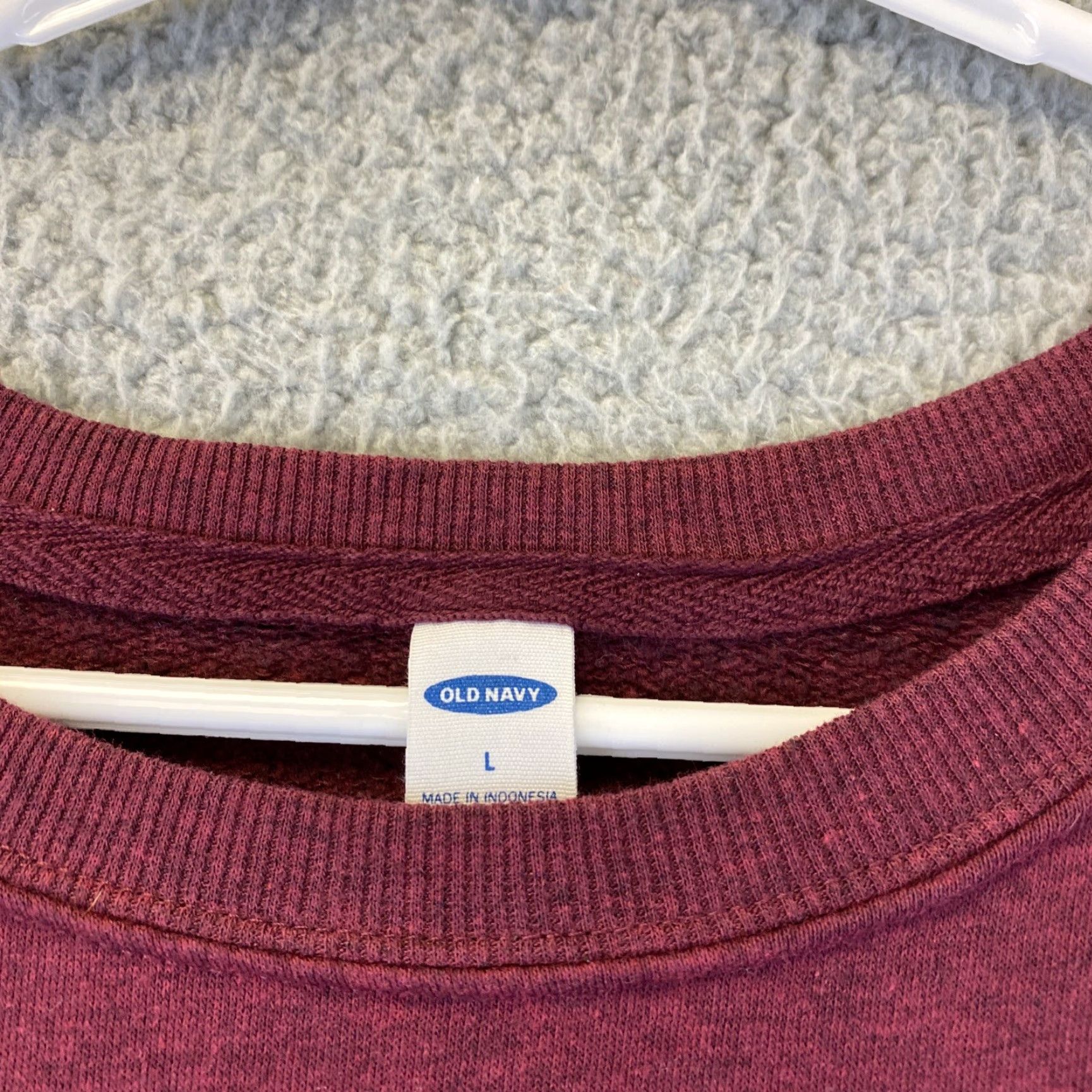 Old Navy Old Navy Sweatshirt / Athletic Women’s Shirt (Womens) Size L Burgundy Red Fleece Crew Neck Pullover, Regular Fit Size L / US 10 / IT 46 - 3 Thumbnail