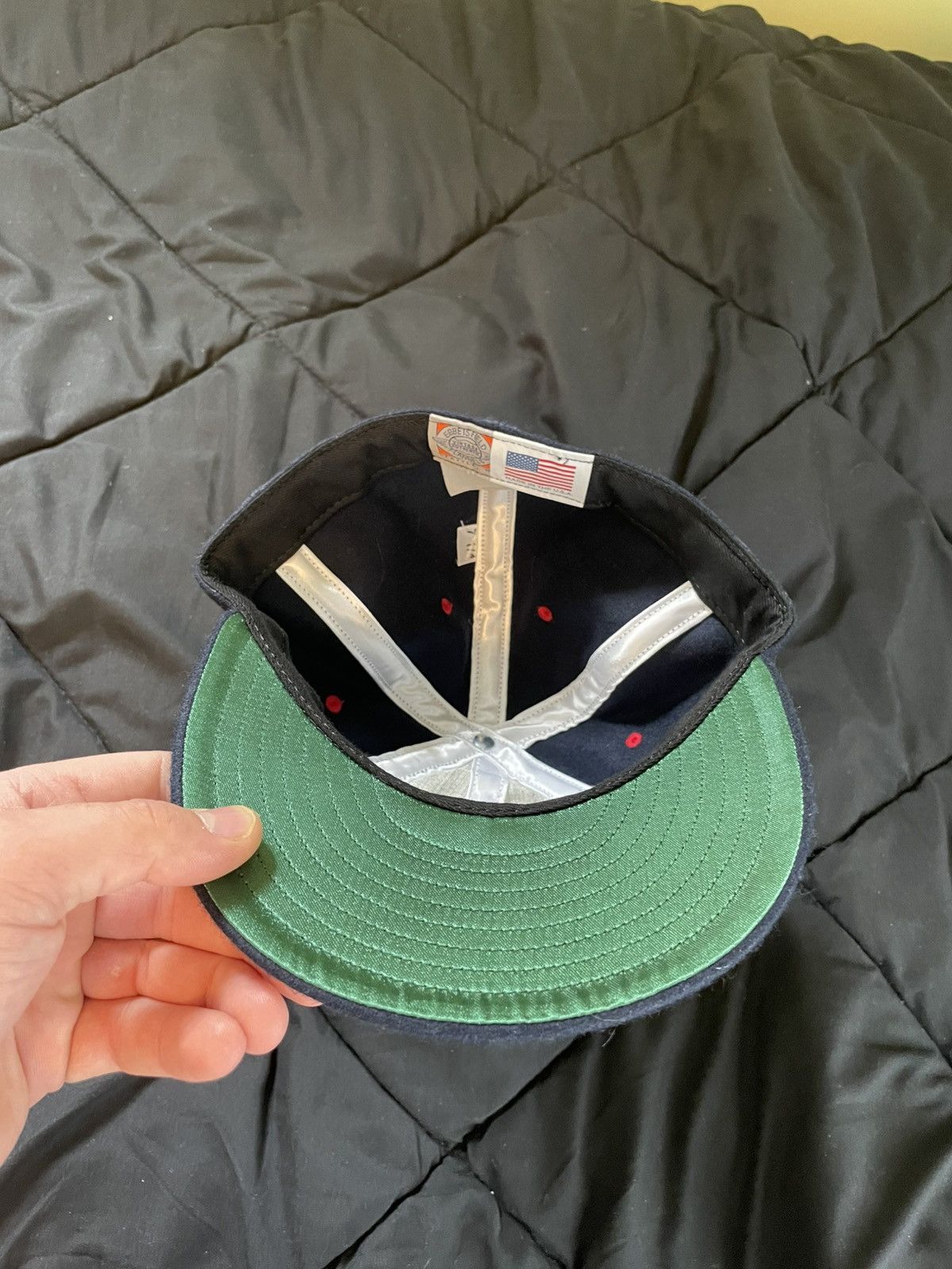 Ebbets Field Flannels Seattle Rainiers vintage fitted hat size 7 1/4 Size ONE SIZE - 3 Thumbnail