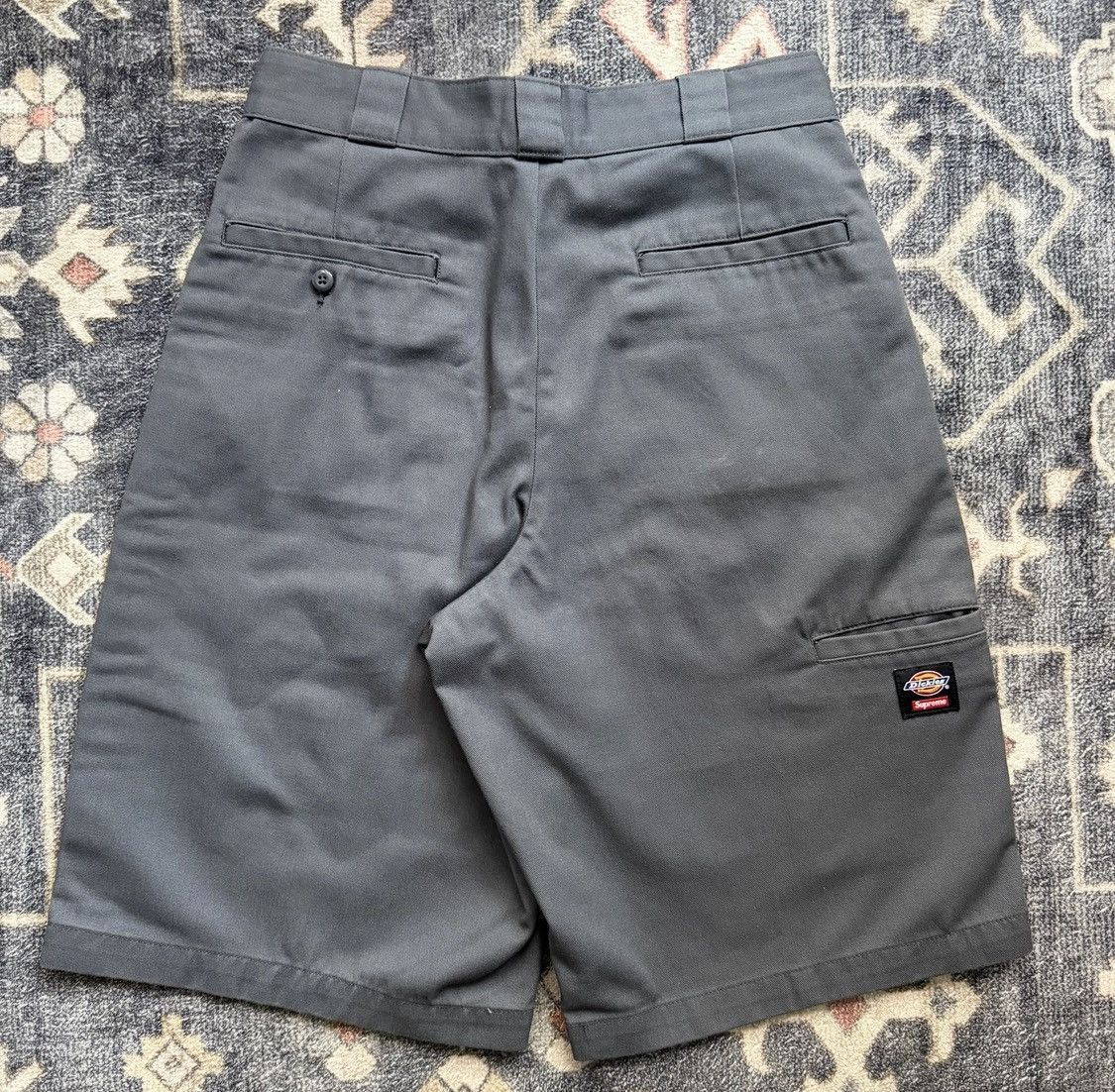 Dickies × Supreme Supreme x Dickies Stripe charcoal shorts size 30 Size US 30 / EU 46 - 7 Thumbnail