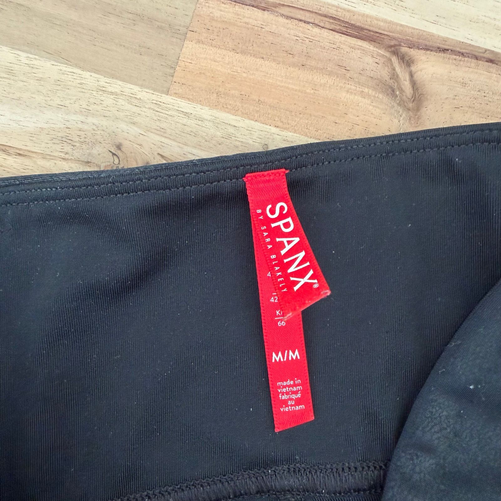 Spanx Spanx Black Faux Leather Moto Leggings Sz M Size 30" / US 8 / IT 44 - 2 Thumbnail
