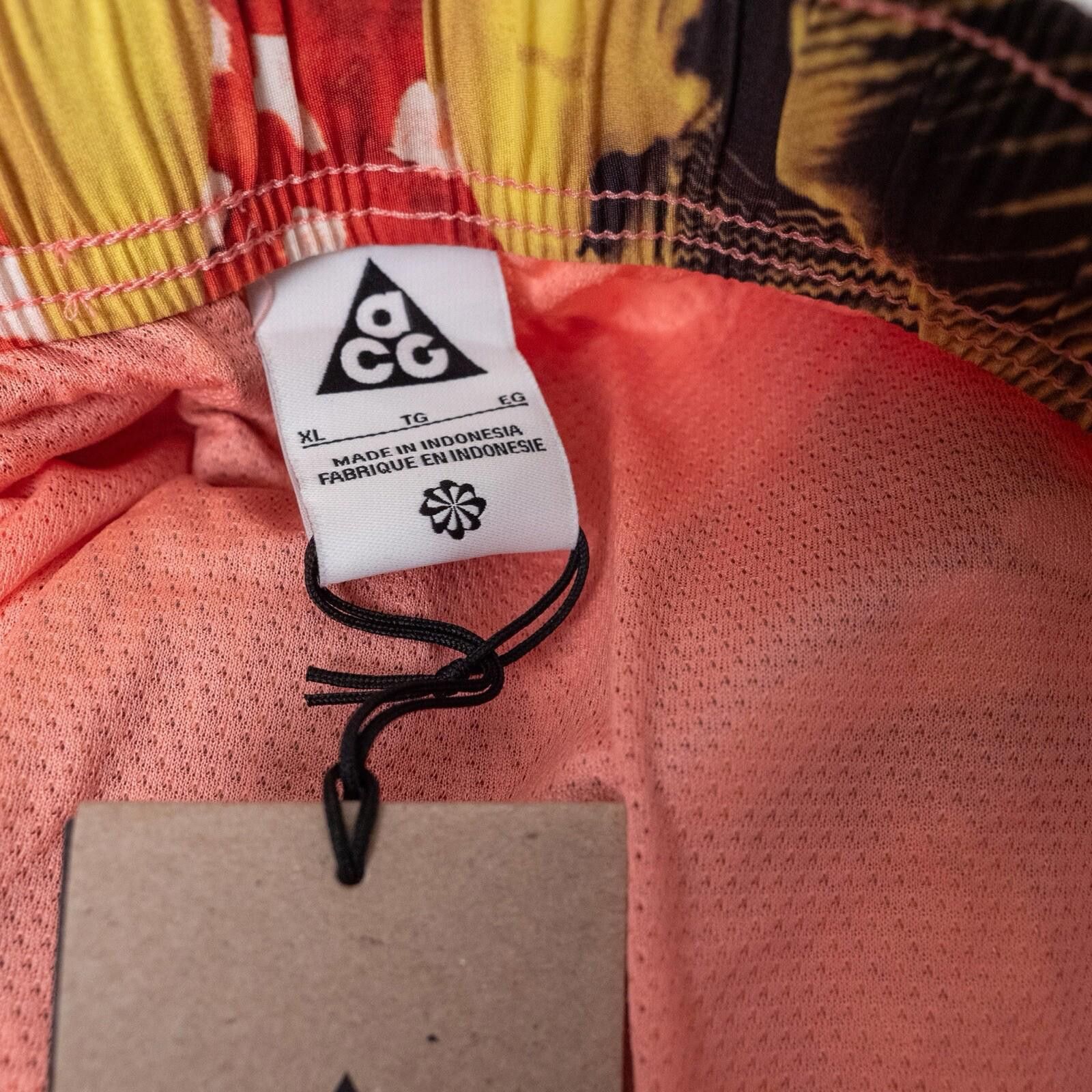 Nike ACG Nike ACG Older Kids' Pink Mushroom Frog Shorts Size XL Size US 26 / EU 42 - 12 Thumbnail