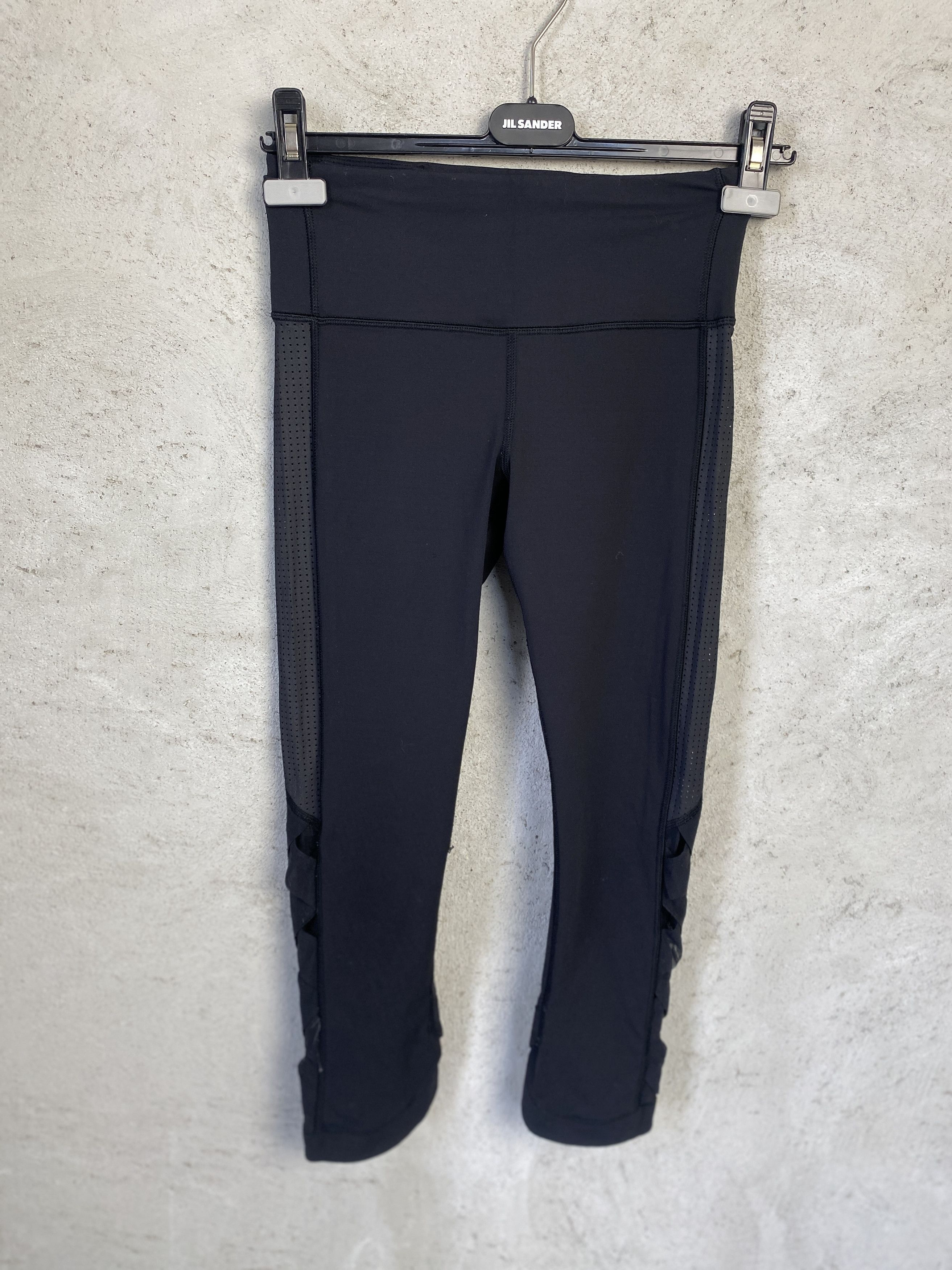 Lululemon Lululemon capri leggings sport casual Size 27" / US 4 / IT 40 - 2 Thumbnail