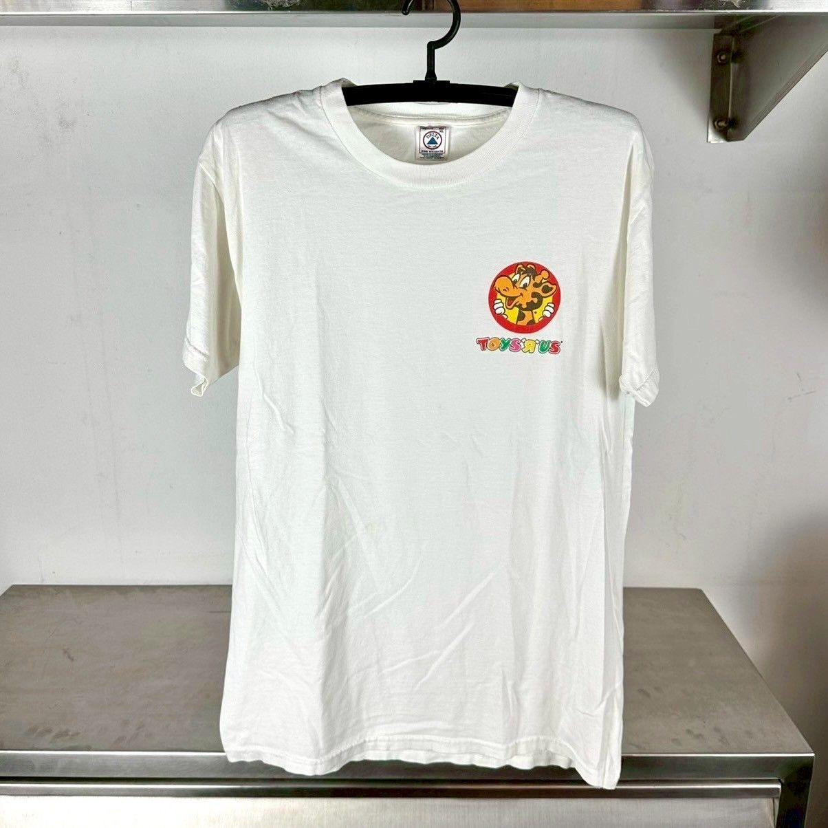 Vintage ​​​​​​​​Vintage 90s Toys R Us Store Promo T-shirt | Grailed