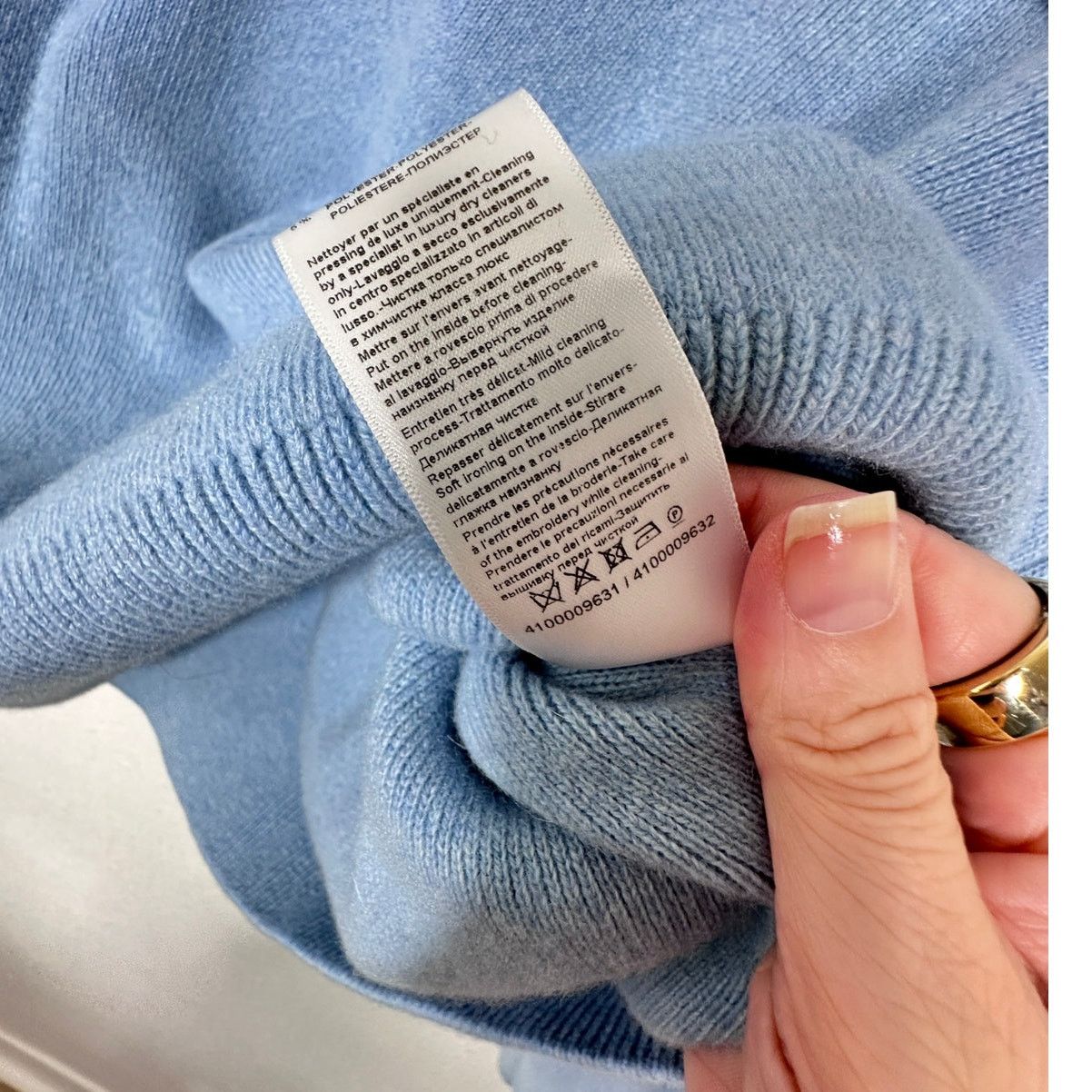 Lanvin Lanvin Girls Pearl Logo Cashmere Sweater Baby Blue Size 12 Size XL / US 12-14 / IT 48-50 - 9 Thumbnail
