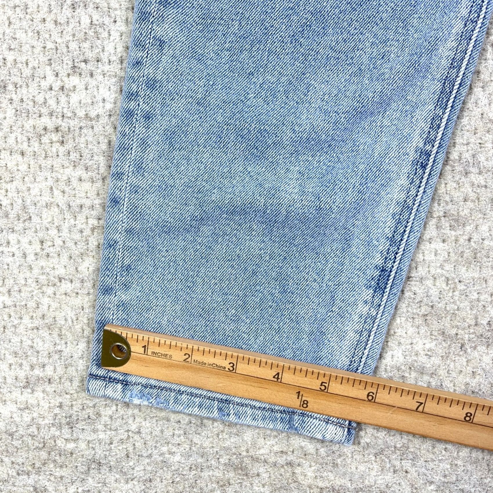 American Eagle Outfitters American Eagle Outfitters Jeans Women 4 Short High Rise Blue 25x25 Mom Denim Distressed 5-Pocket Leather Logo N/A Size 27" / US 4 / IT 40 - 7 Thumbnail