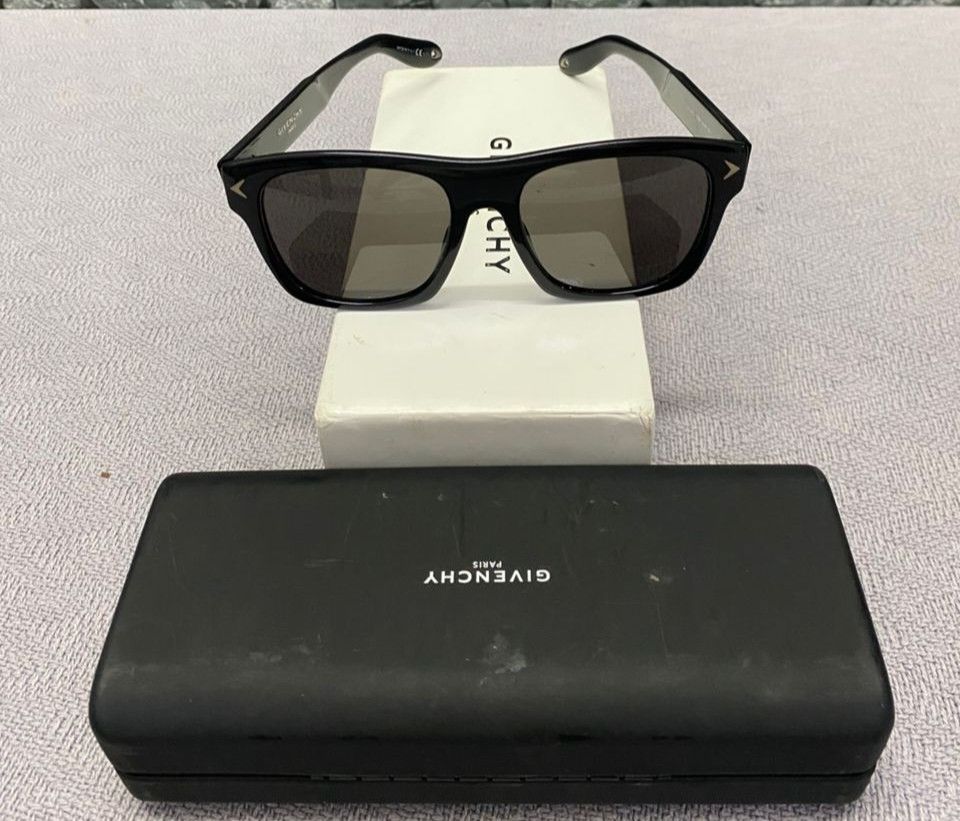Givenchy Vintage Givenchy Paris Sunglasses Size ONE SIZE - 2 Thumbnail