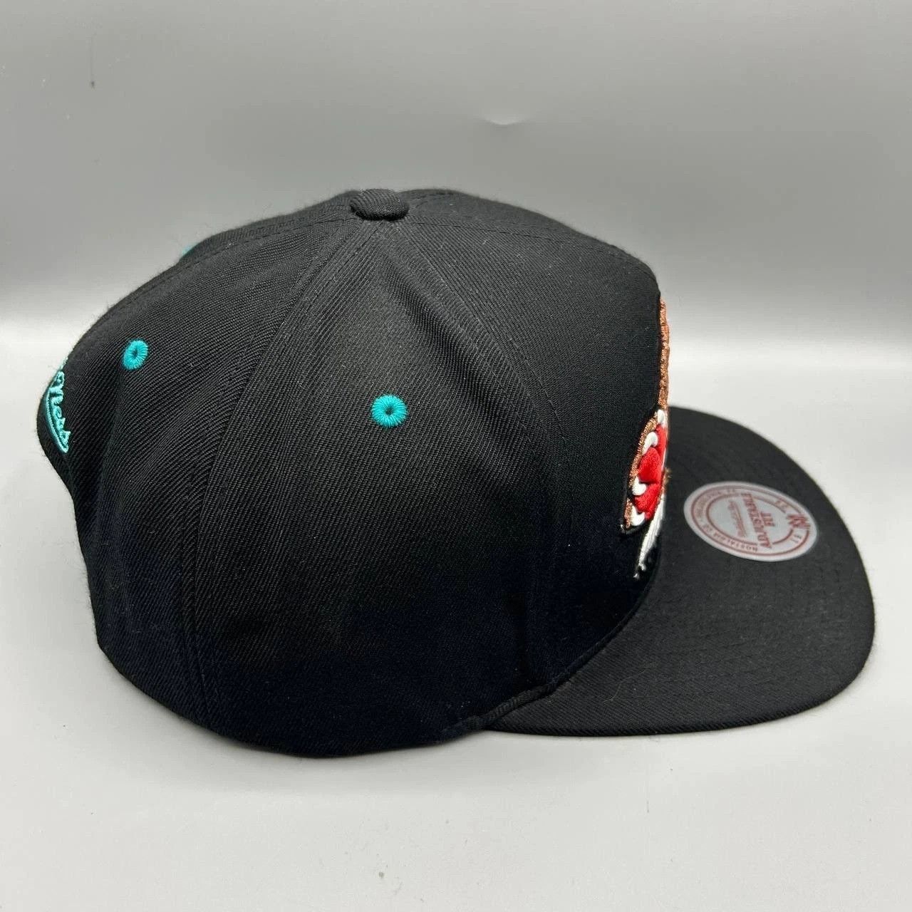 Mitchell & Ness Vancouver Grizzlies Hat Men Snap Back Cap Hardwood Classics Size ONE SIZE - 8 Thumbnail