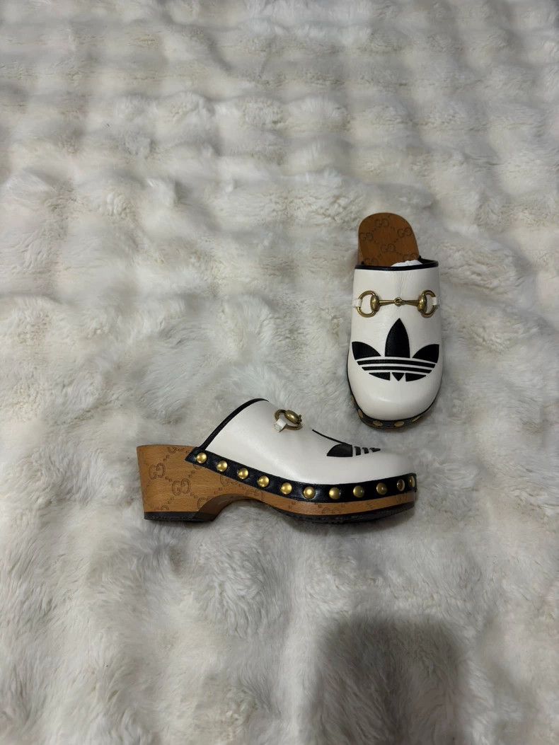 Gucci Guicci Joint printed clogs slippers Size US 5.5 / IT 35.5 - 1 Thumbnail