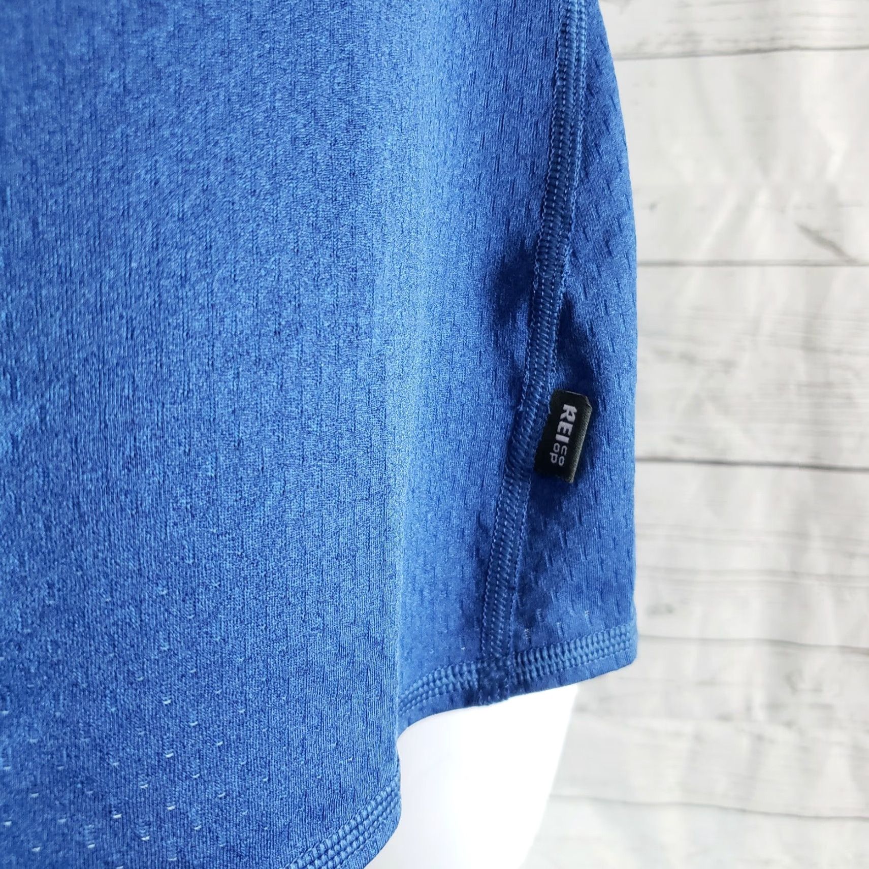 Vintage REI Co-Op Womens Tee Small Solid Blue Short Sleeve Pullover T-Shirt Activewear Womens 90s? (no, can't add decade unless in original) Size 28" / US 6 / IT 42 - 4 Thumbnail