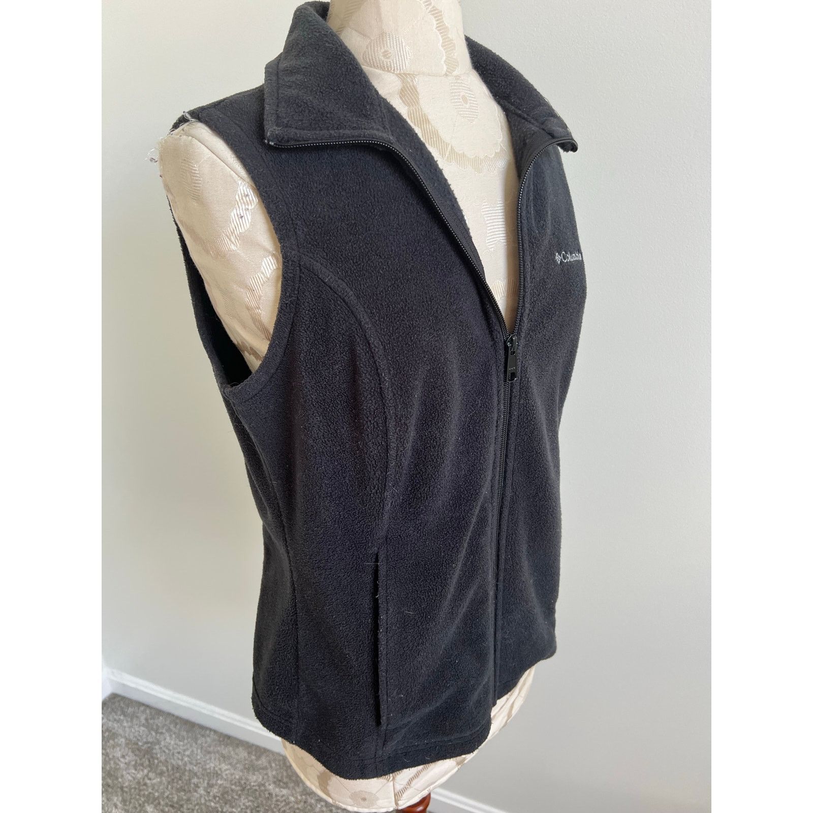 Columbia Columbia Full Zip Sleeveless Fleece Vest Zip Pockets Medium Size M / US 6-8 / IT 42-44 - 2 Thumbnail