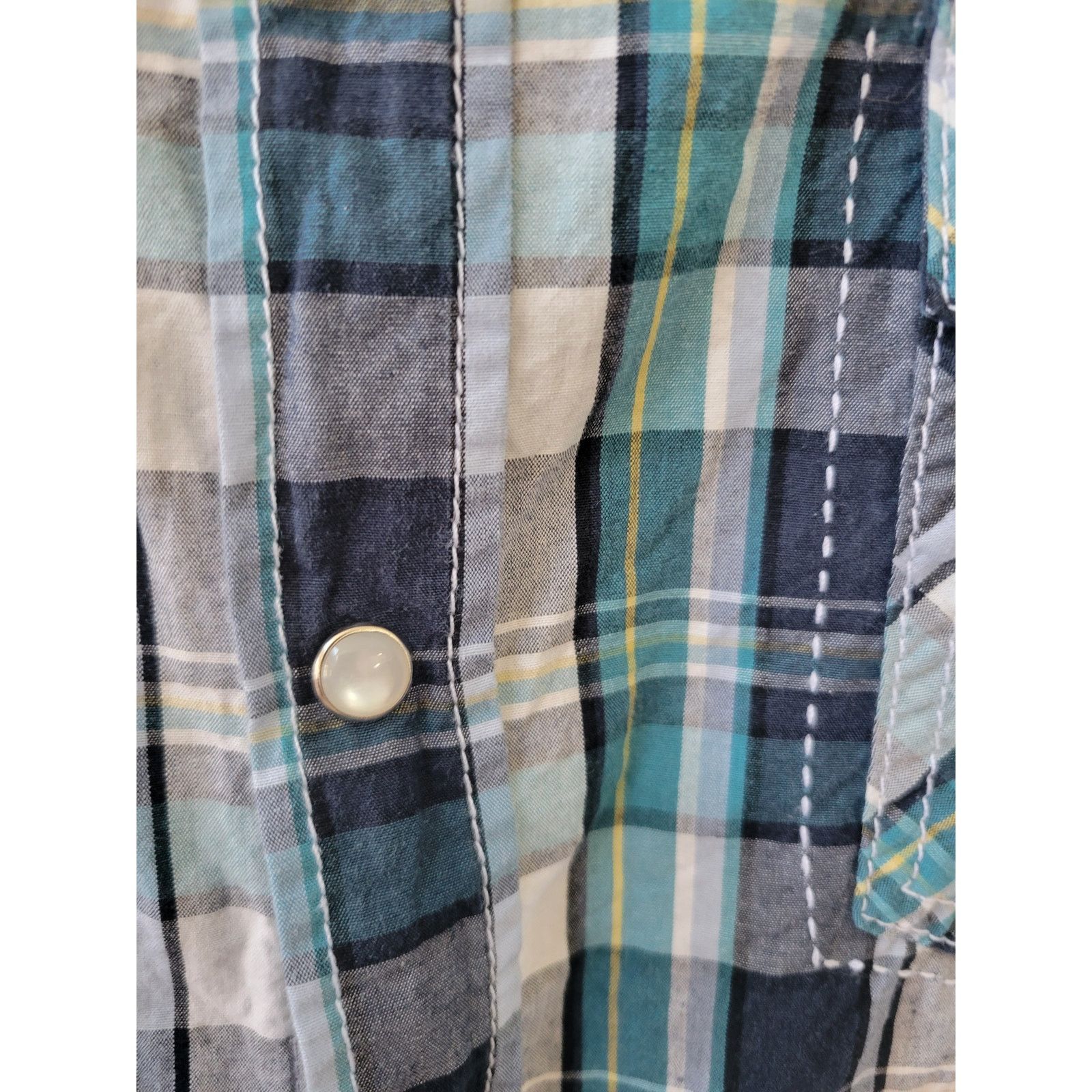 BKE Buckle Pop Icon Sz Large Mens Plaid Pearl Snap Embroidered Size US L / EU 52-54 / 3 - 5 Thumbnail