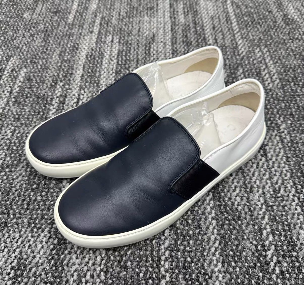 Chanel Chanel Blue & White Colorblock Slip-On Sneakers J42 Size US 7.5 / IT 37.5 - 1 Thumbnail
