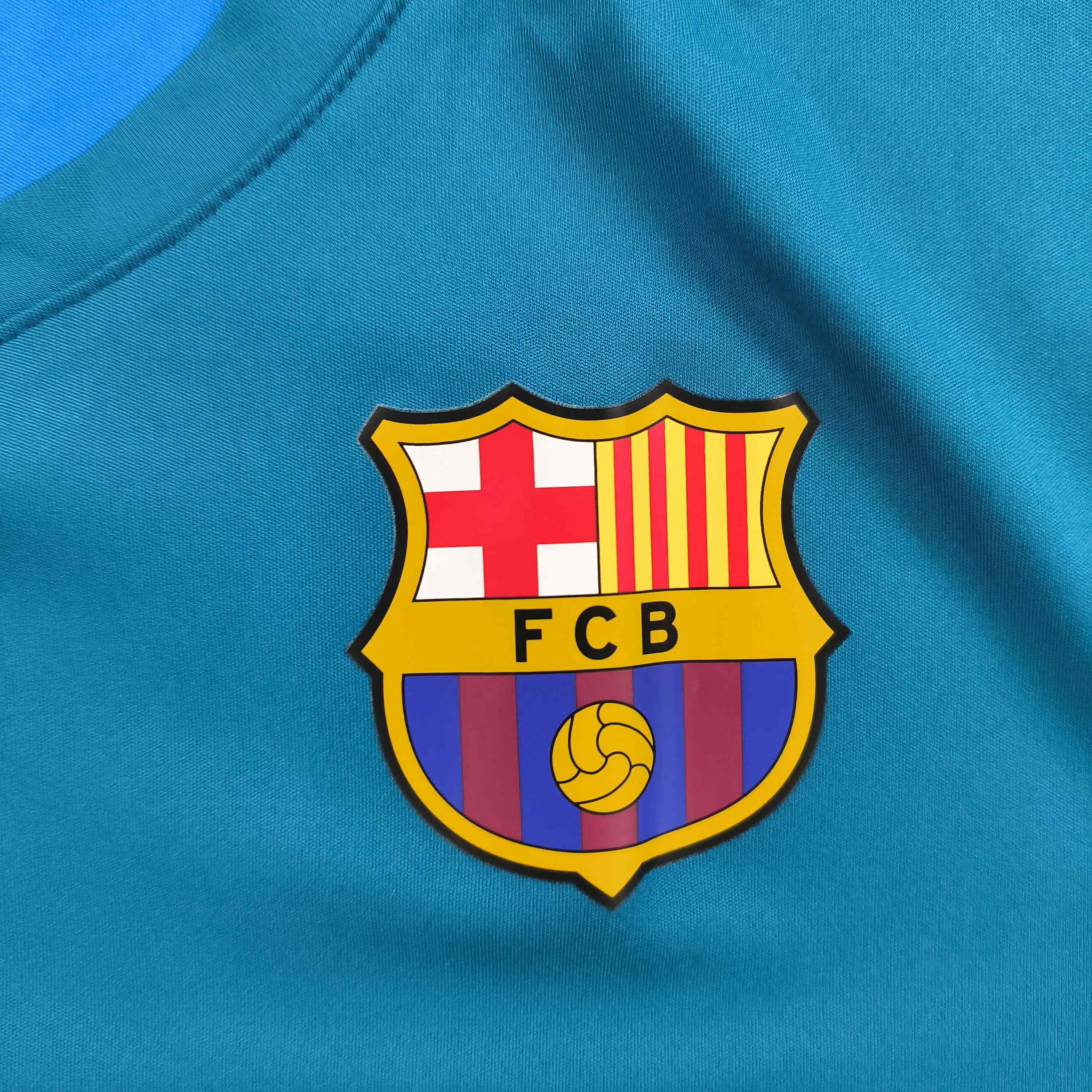Nike FC Barcelona 2011-12 Nike training football jersey size S Size US S / EU 44-46 / 1 - 3 Thumbnail