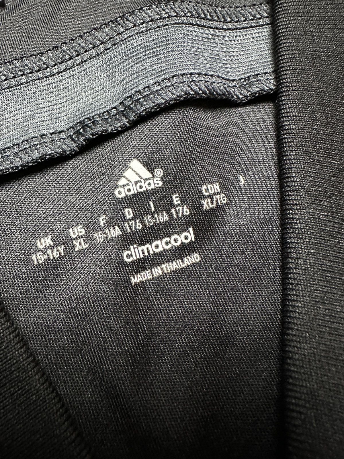 Adidas 2014-2015 Bayern Munich #23 Vidal Adidas Soccer Jersey Rare Size US S / EU 44-46 / 1 - 9 Thumbnail