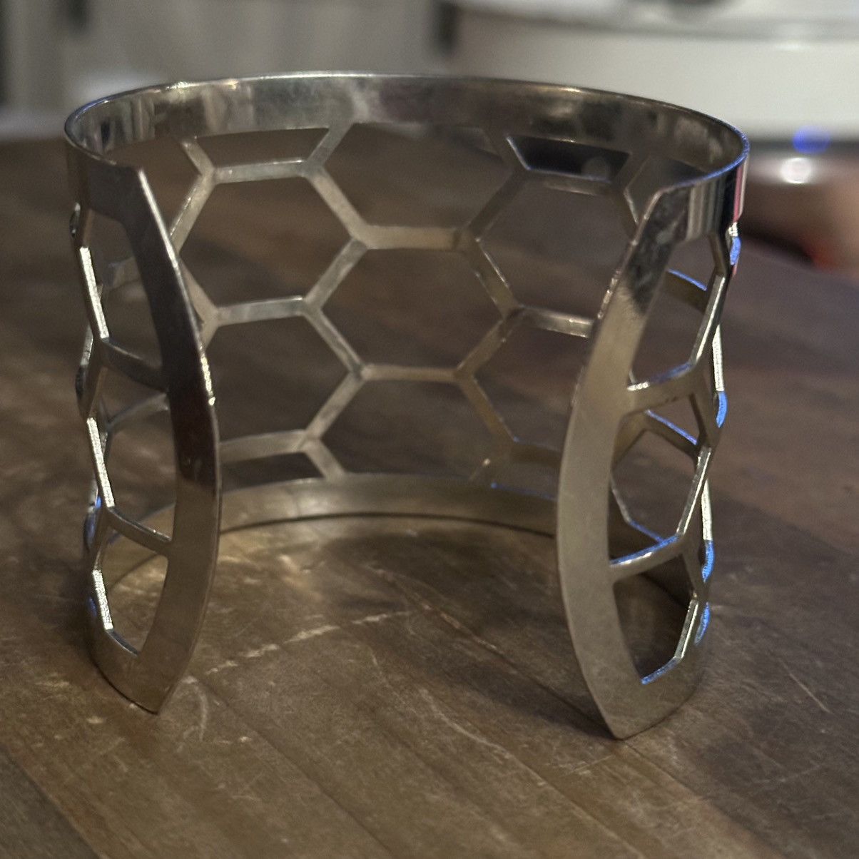 Other Wide silver tone honeycomb cut out bangle cuff bracelet Size ONE SIZE - 5 Thumbnail