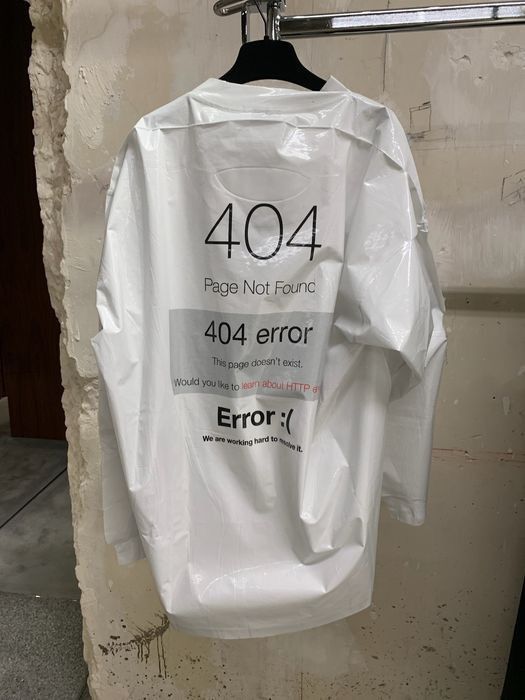 BALENCIAGA 404エラーメッセージTシャツ BALENCIAGA 404エラーメッセージTシャツ