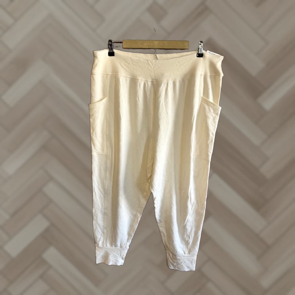 Old Navy Old Navy Womens White Jogger Sweatpants NWT Size XL Size 40" / US 18 - 1 Thumbnail