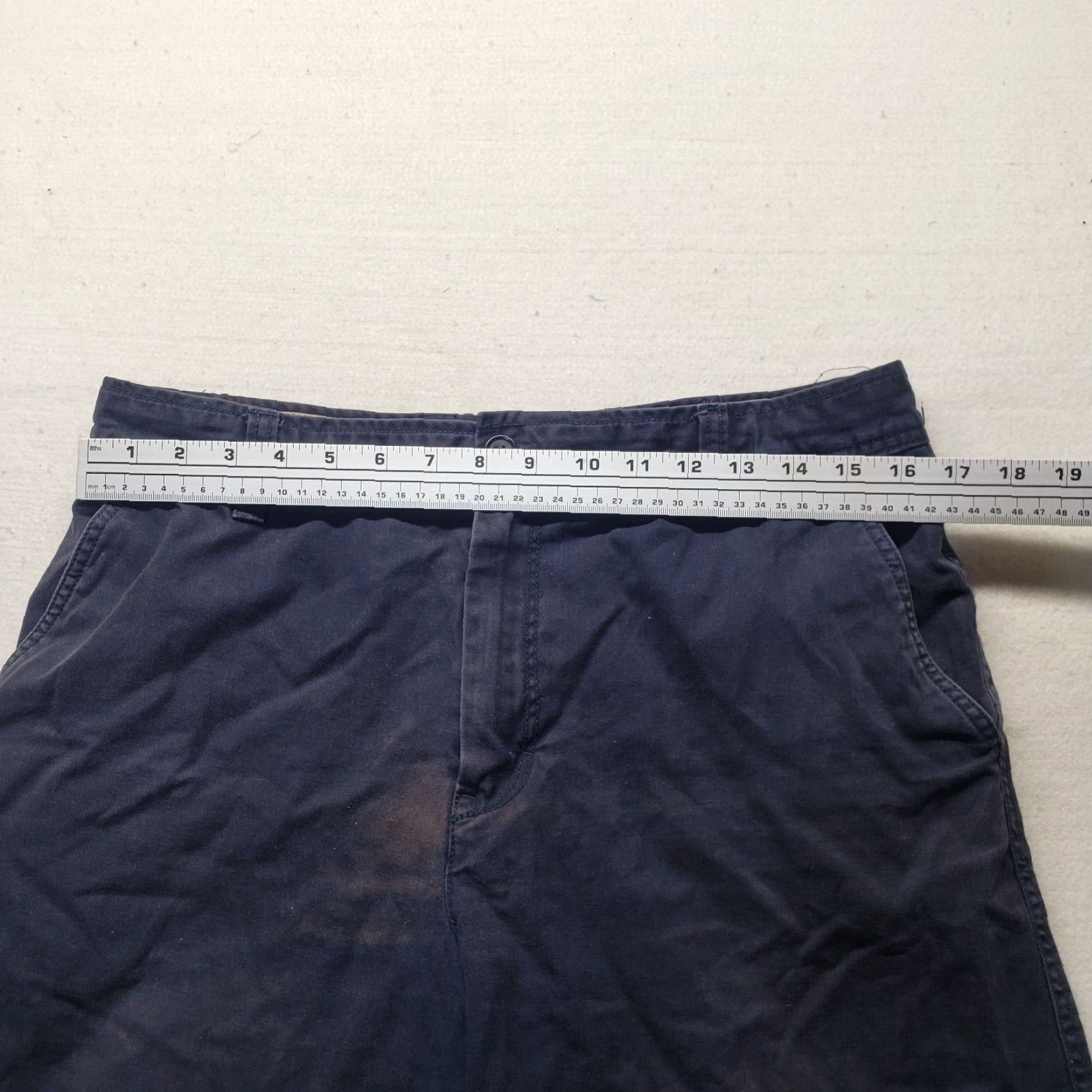 Izod IZOD Chino Shorts Solid Blue Saltwater Stretch Casual Adult Men's 34 Cotton Blend 34 Blue Mens Shorts Size US 34 / EU 50 - 4 Thumbnail