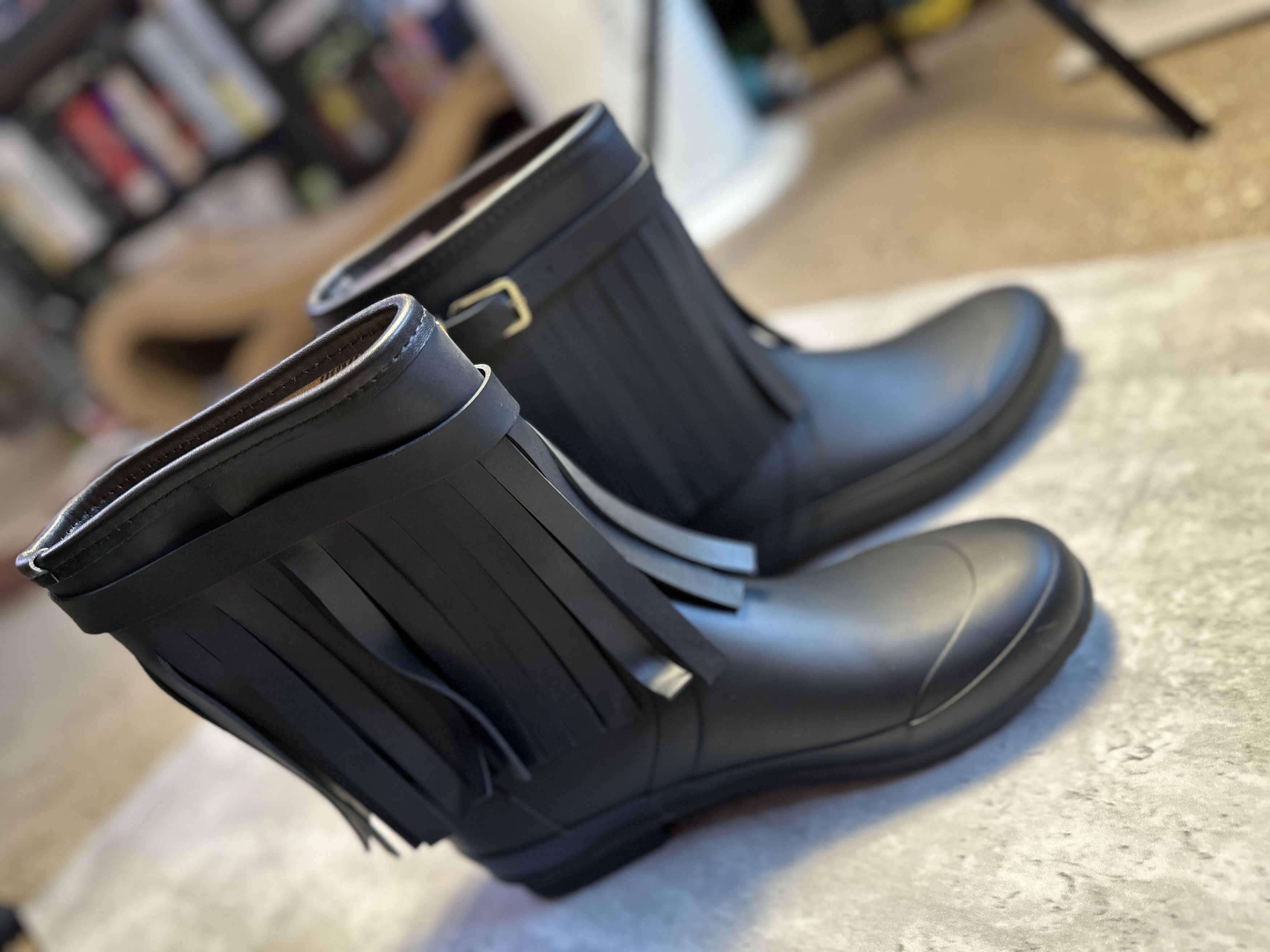 Burberry Rare Burberry mid-calf fringe rain boots 40EU Size US 10 / IT 40 - 2 Thumbnail