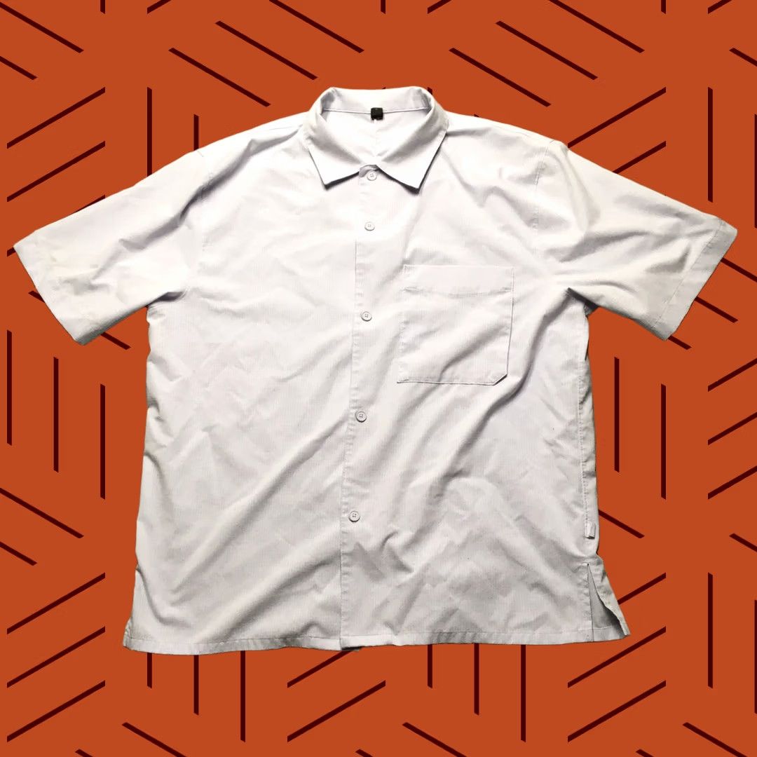 Lululemon Lululemon Shirt Men M Lavender Solid Button-Up Collared Short Sleeve Casual Workwear Lightweight Breathable Pockets Relaxed Fit Modern Classic Size US M / EU 48-50 / 2 - 1 Thumbnail