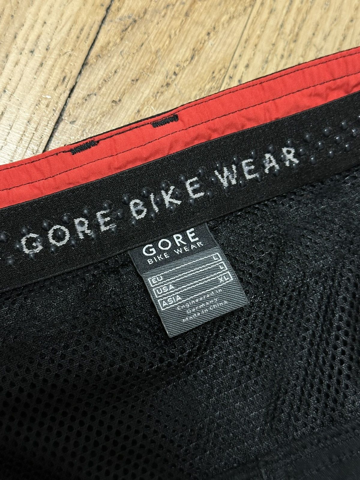 Other Gore Bike Wear Cycling Shorts Men’s Size L Size US 31 - 6 Thumbnail