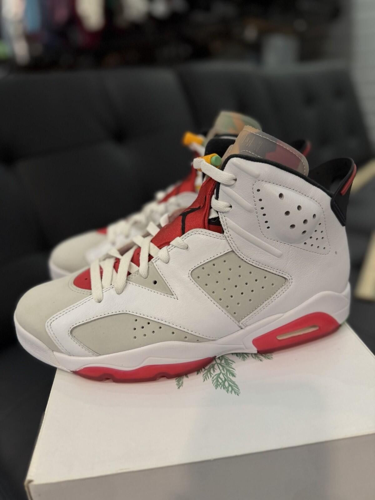 Jordan Brand Air Jordan 6 Retro Men's Size 10 Hare Sneakers Size US 10 / EU 43 - 3 Thumbnail