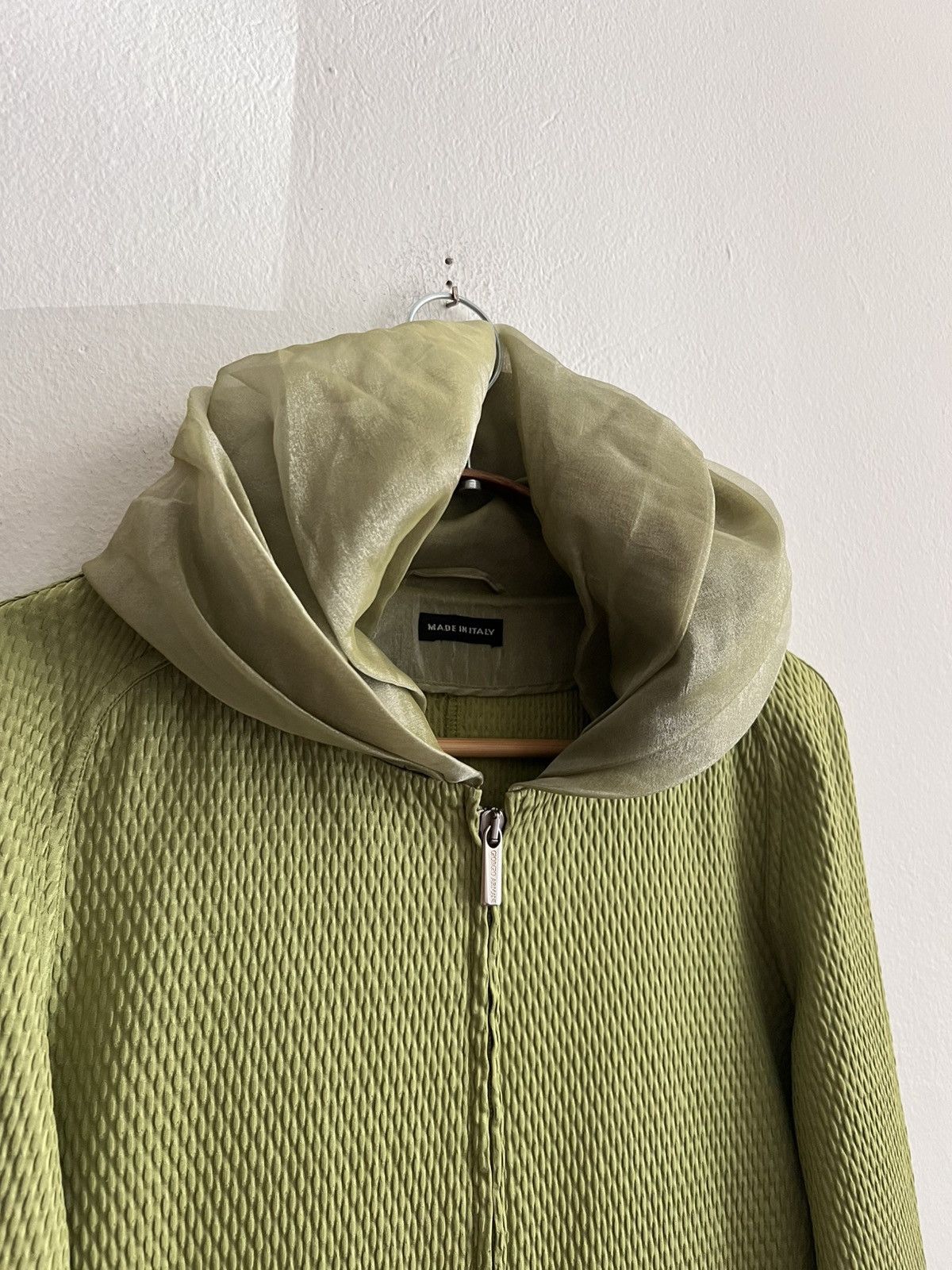 Giorgio Armani Giorgio Armani 2000s light jacket with extended hood Size M / US 6-8 / IT 42-44 - 3 Thumbnail