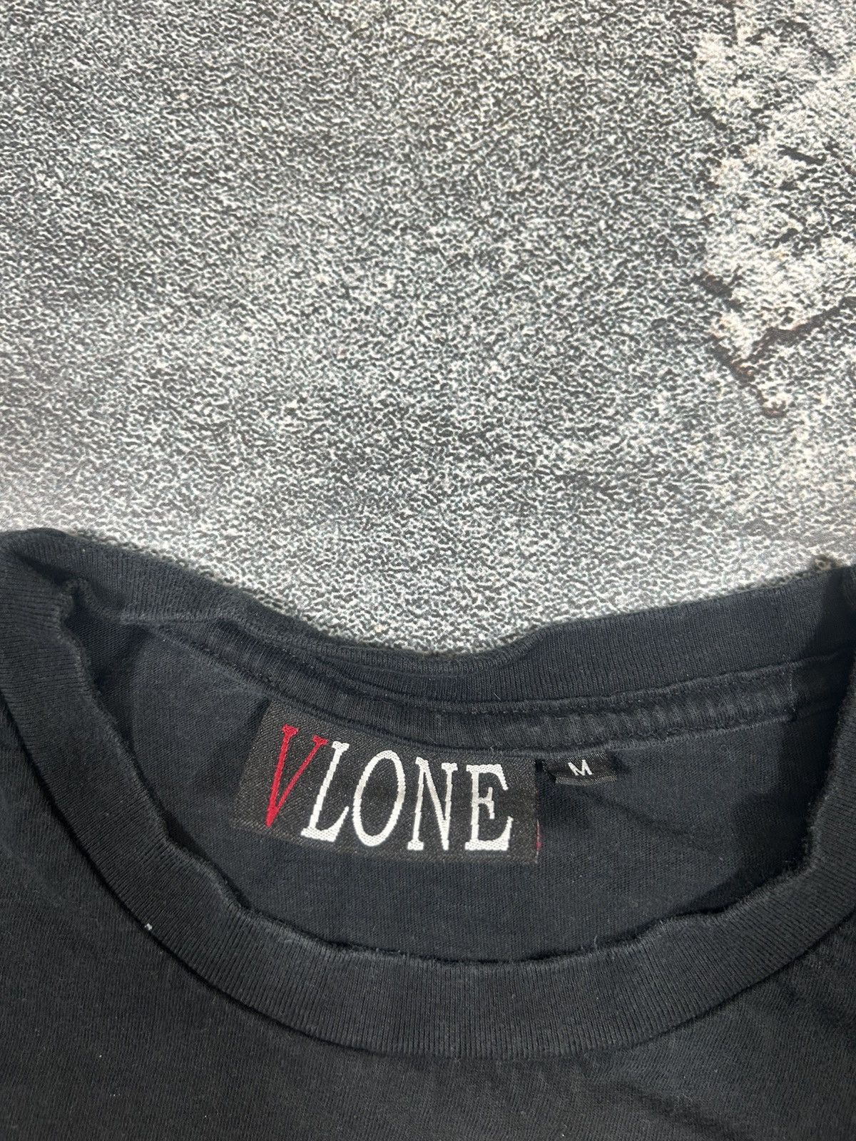 Japanese Brand 90s VLONE Y2K tee shirt Usa vintage rare FRIENDS Size US M / EU 48-50 / 2 - 4 Thumbnail