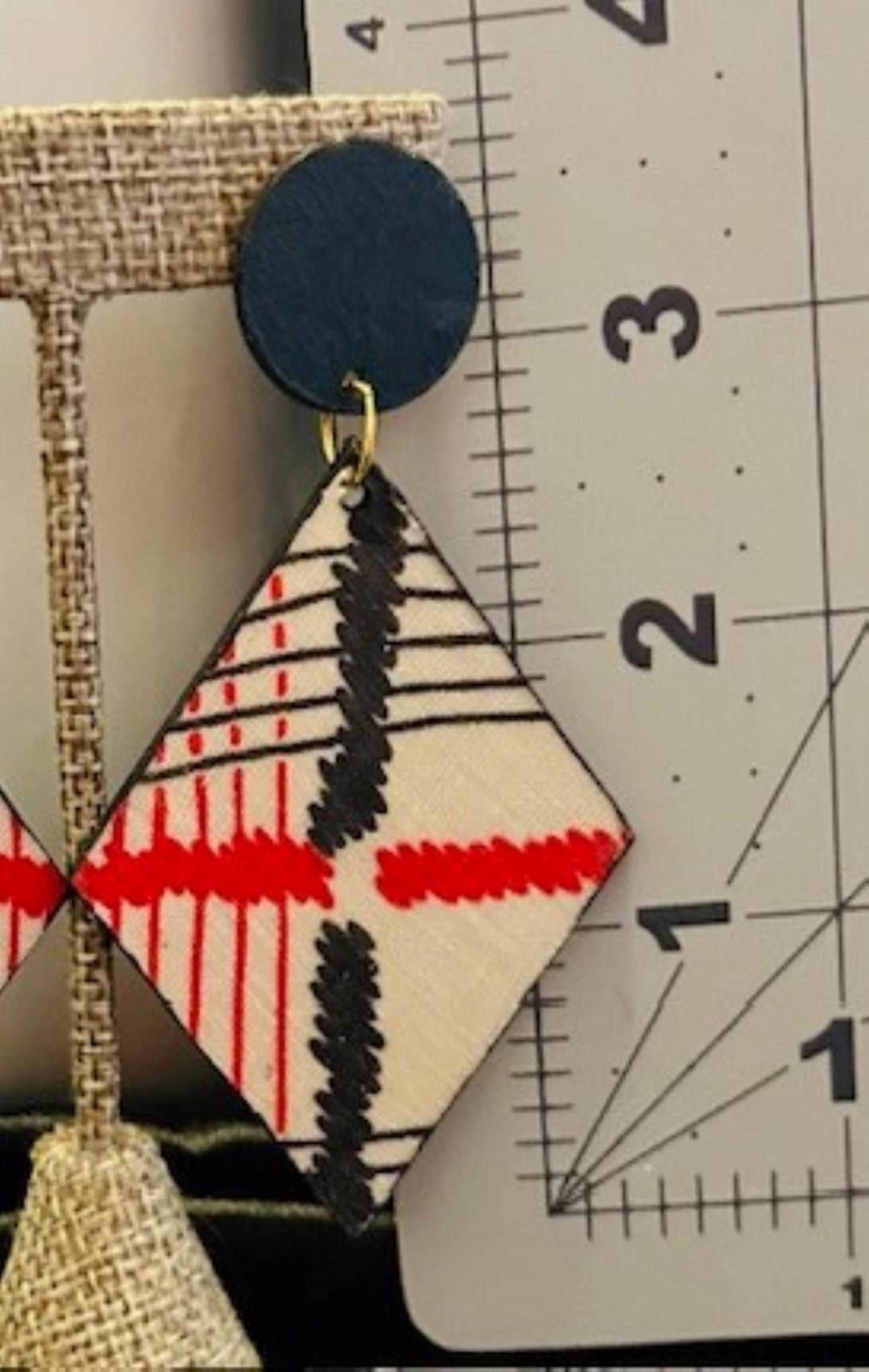 Designer Modern Charm Earrings Black and Red Size ONE SIZE - 2 Thumbnail