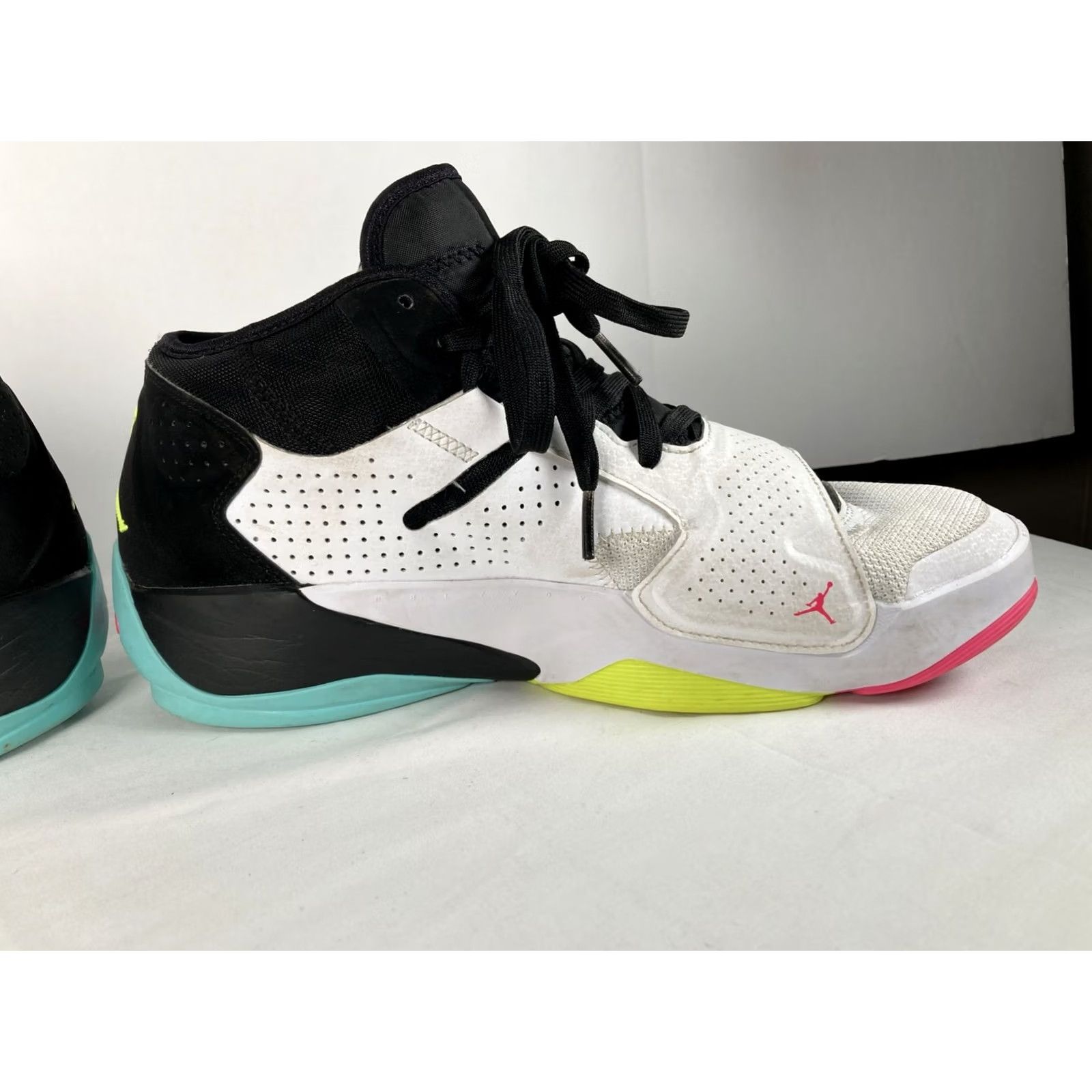 Nike Nike Air Jordan Zion 2 White Dynamic Volt Turquoise 2022 Mens 11 DO9161-107 Basketball Sneakers Nike Shoe White 2022 Mens 11 Jordan Zion 2 Vintage No Size US 11 / EU 44 - 5 Thumbnail