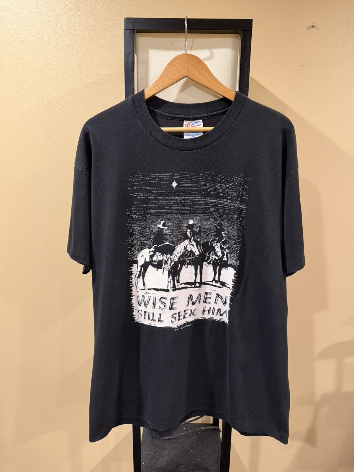 Vintage Vintage “Wise Men Still Seek Him” 1992 Black Faded T-Shirt Size US XL / EU 56 / 4 - 1 Thumbnail