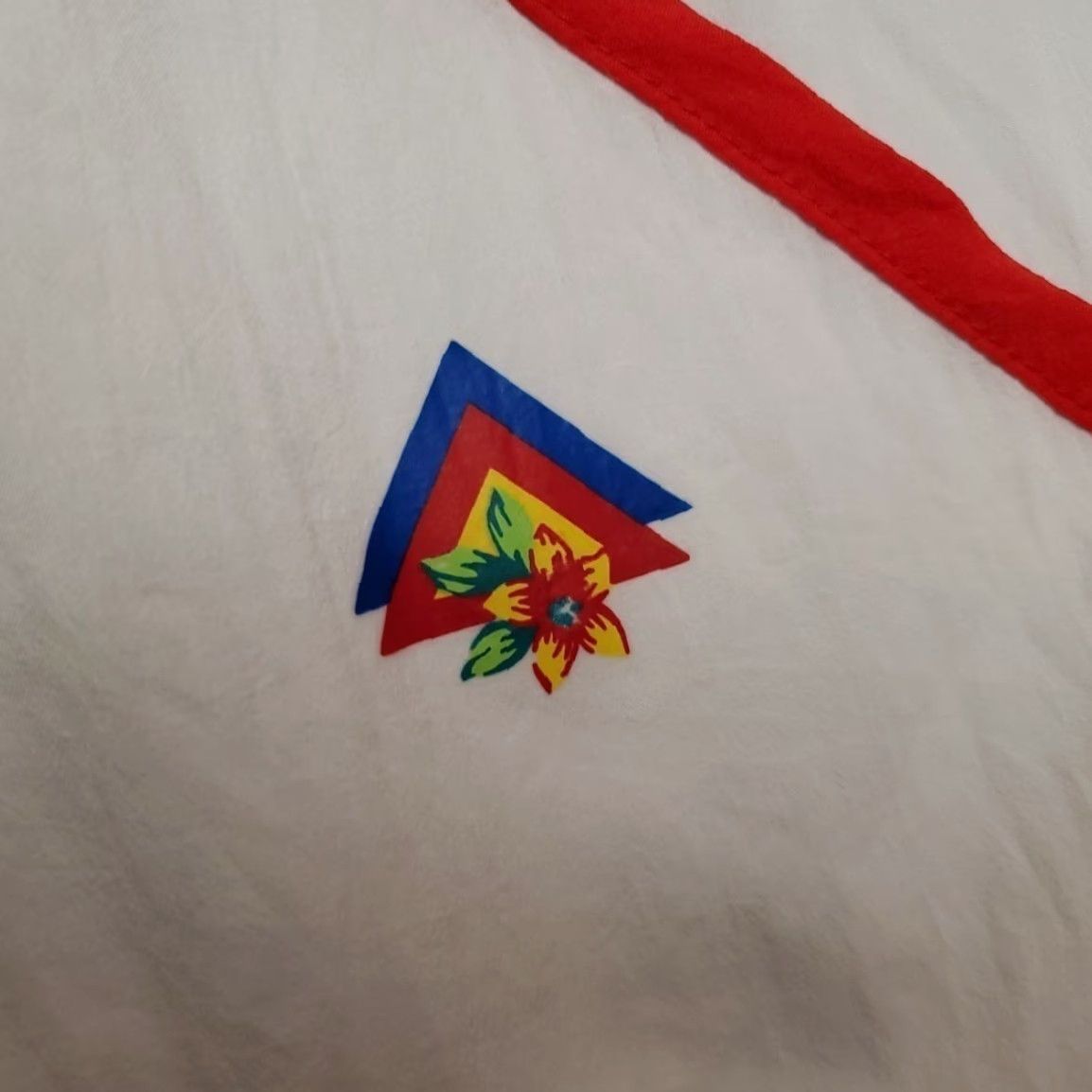 Vintage VINTAGE Windbreaker Jacket White Lightweight Pullover Red Blue Accents Womens Bomber Jacket Cricket Lane, Size 10 Size L / US 10 / IT 46 - 3 Thumbnail