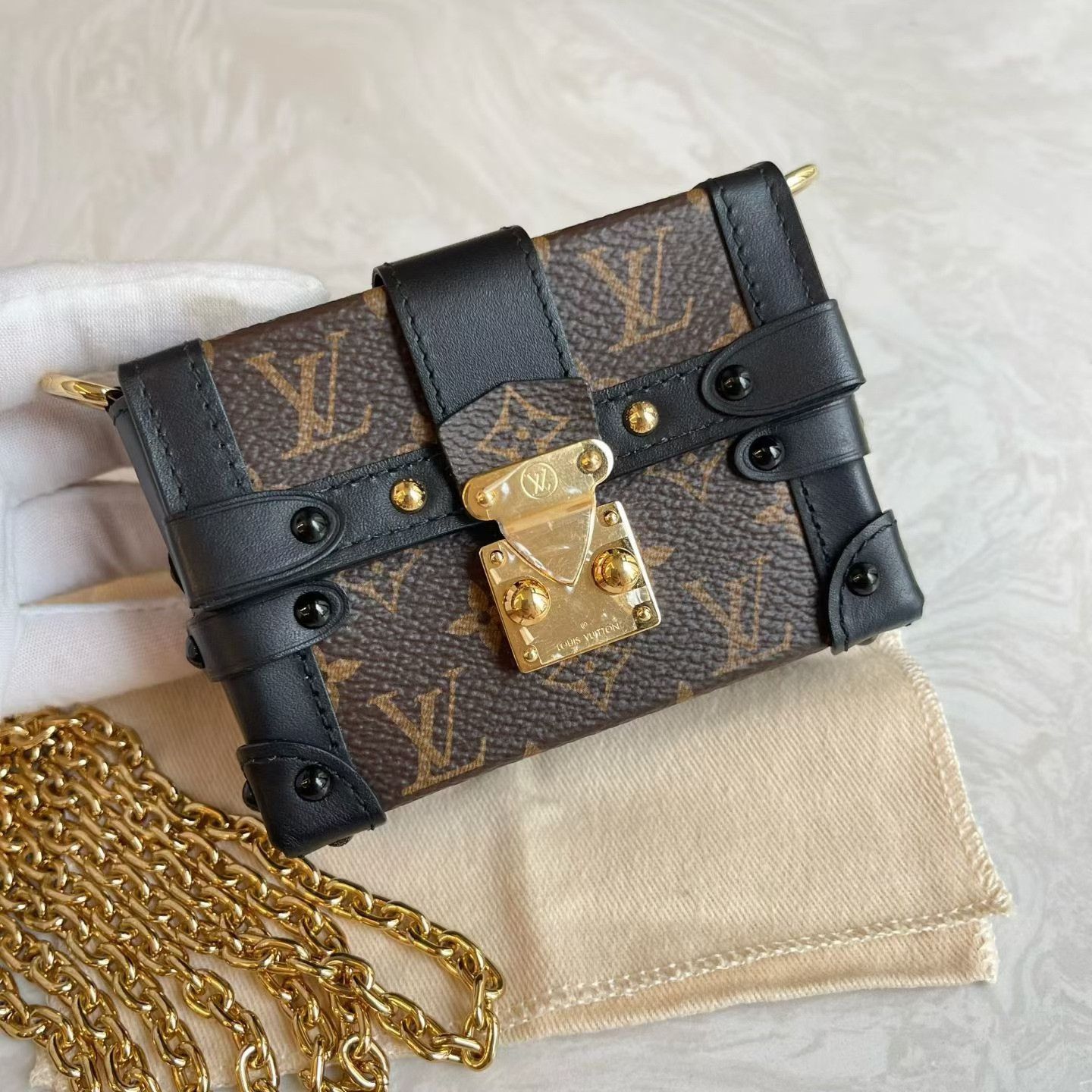 Louis Vuitton Pre-loved Bag Very good condition Size ONE SIZE - 1 Thumbnail