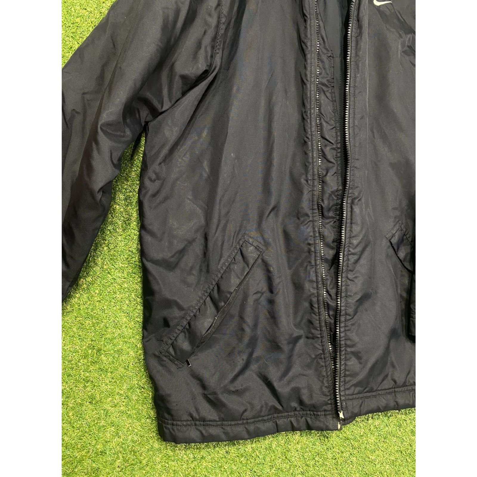 Nike VINTAGE Nike Jacket Mens L Black Puffer Softshell Zip Hooded Logo Big Swoosh Check Wind-Resistant Water-Resistant 90s 00s Y2K Size US L / EU 52-54 / 3 - 6 Thumbnail
